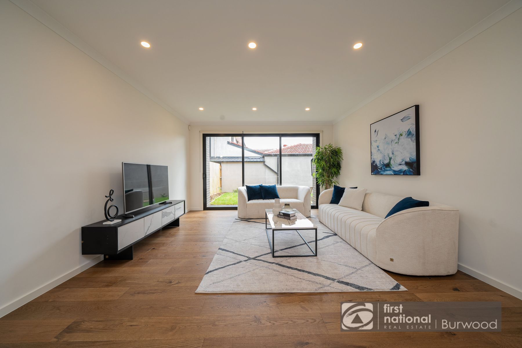 1B Miriam Close, Wantirna South VIC 3152, Wantirna South - Thumbnail 2