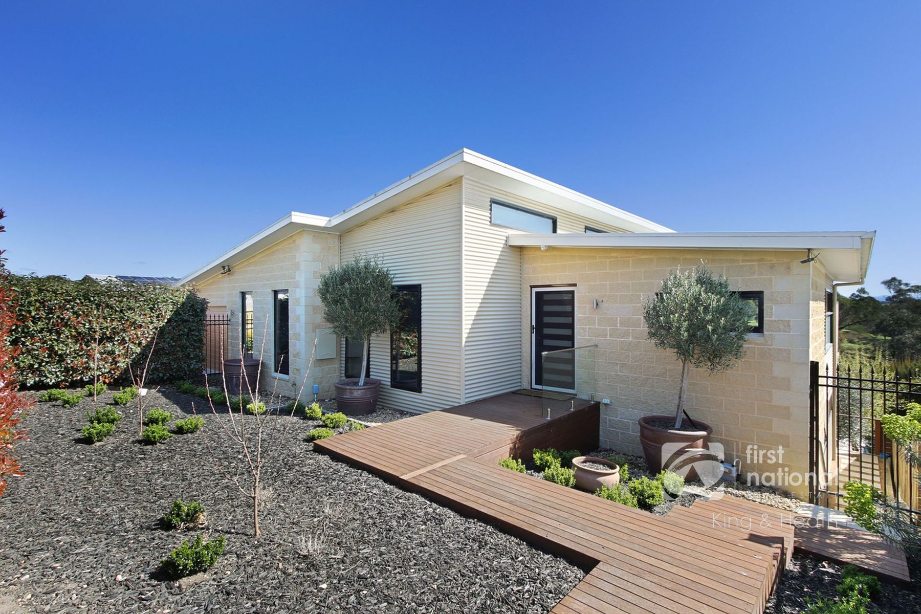 35 Harnham Drive, Bairnsdale VIC 3875
