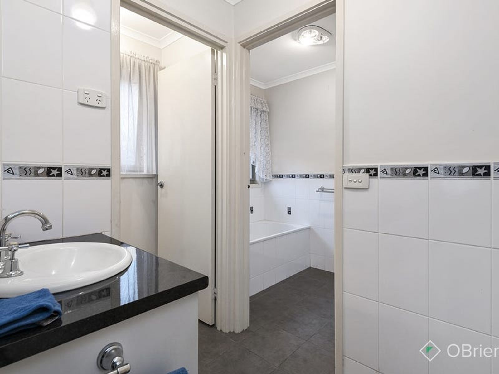 28 Arthur Phillip Drive, Endeavour Hills, VIC 3802, Endeavour Hills - Thumbnail 4