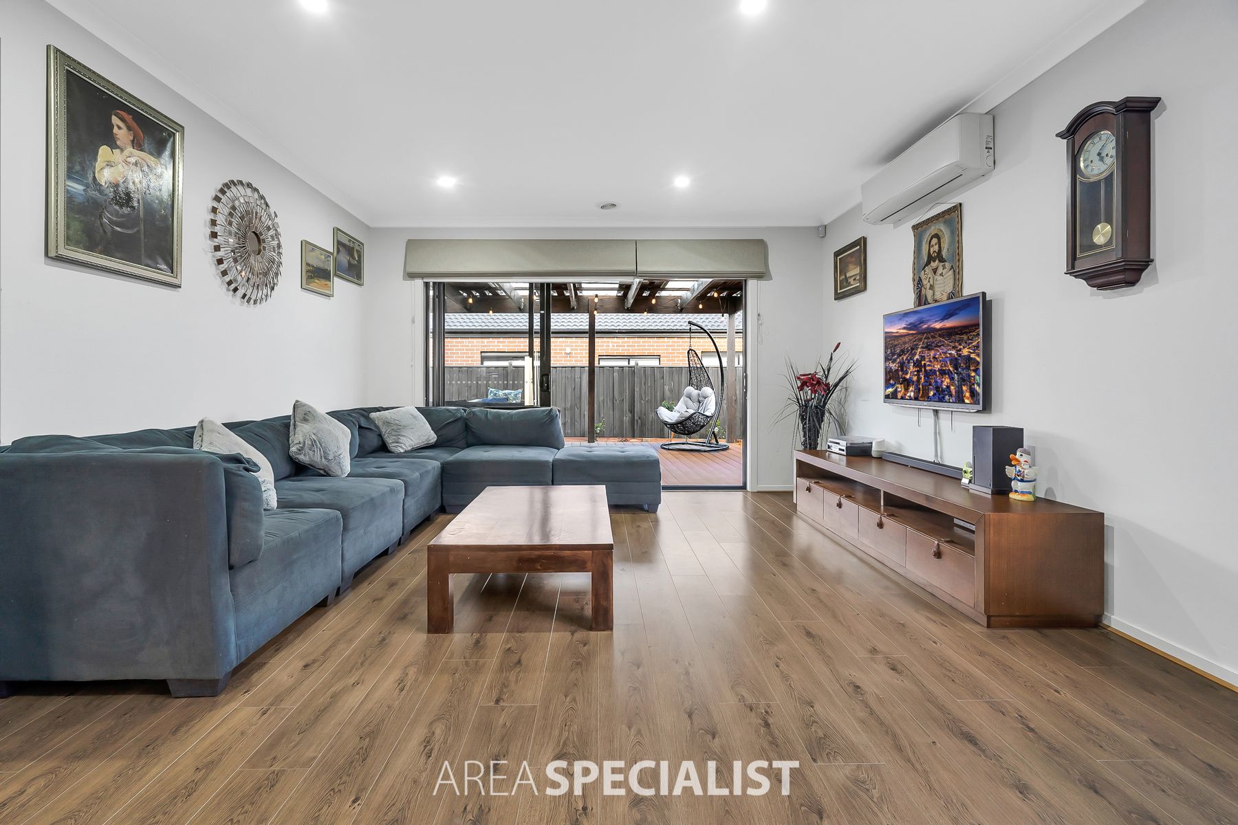 17 Alphey Road, Clyde North, VIC 3978, Clyde North - Thumbnail 2