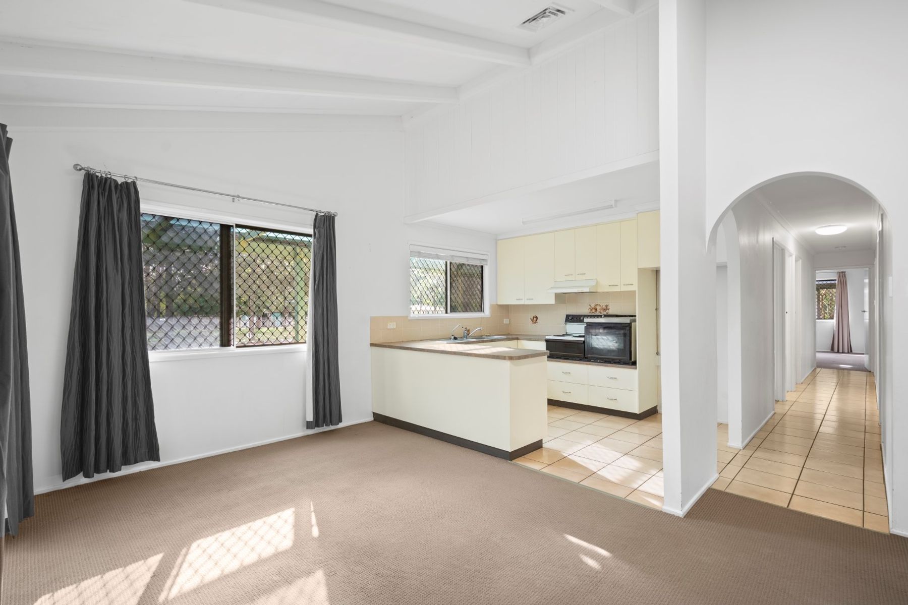2 Tarana Avenue, Thagoona QLD 4306, Thagoona - Thumbnail 6