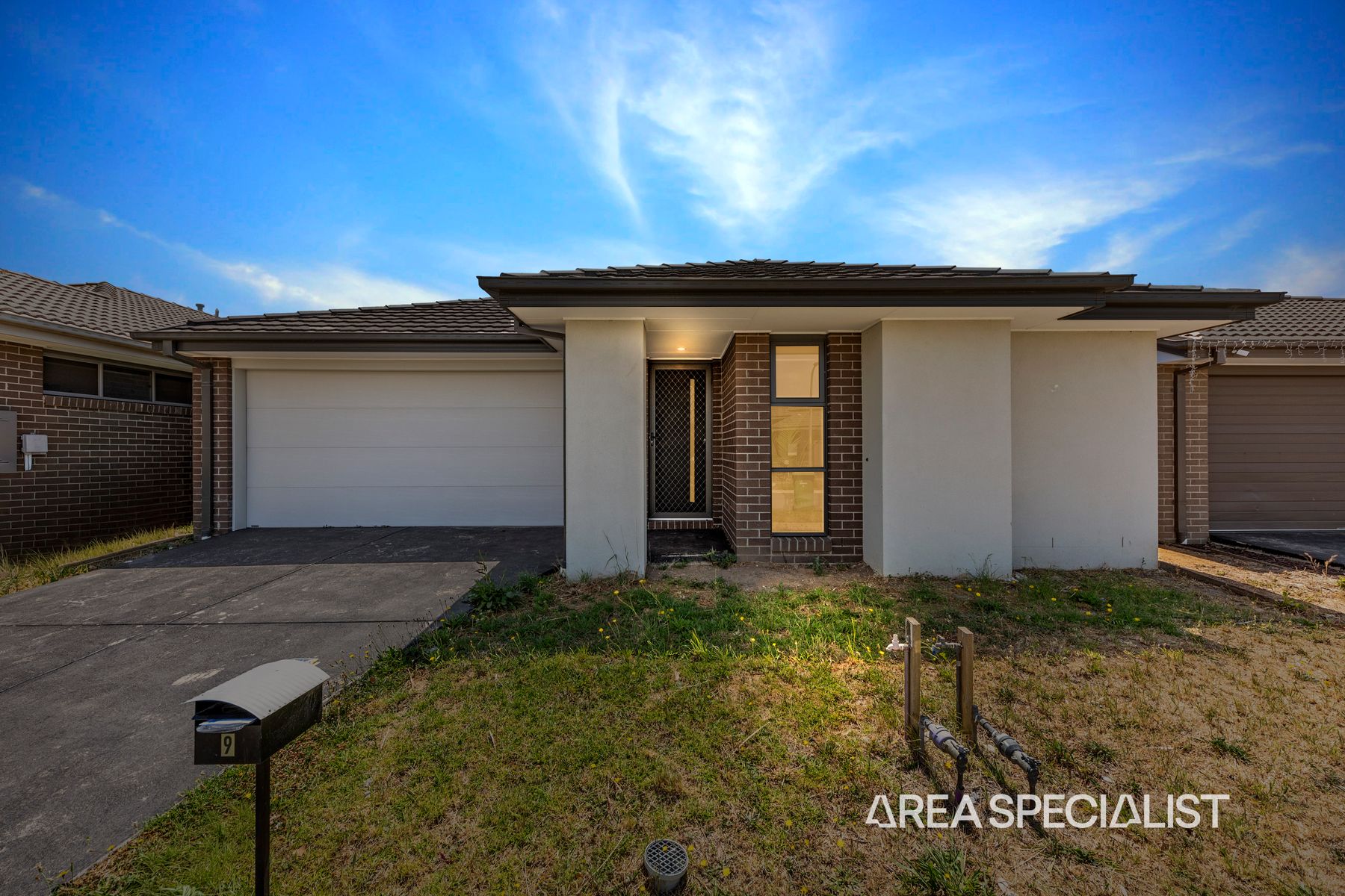 9 Aspen Street, Pakenham, VIC 3810, Pakenham - Thumbnail 2