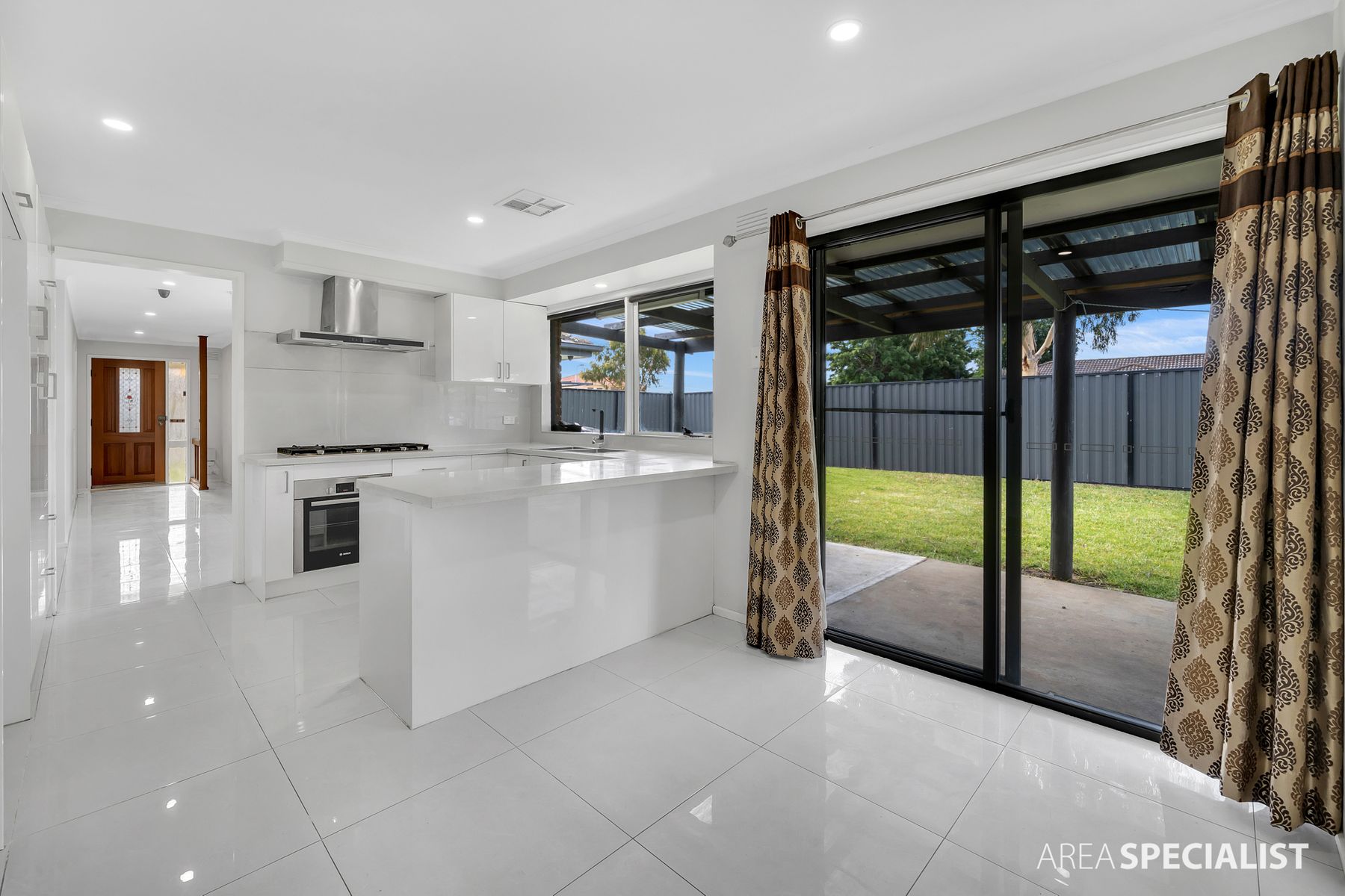 182 Monahans Road, Cranbourne, Cranbourne - Thumbnail 4