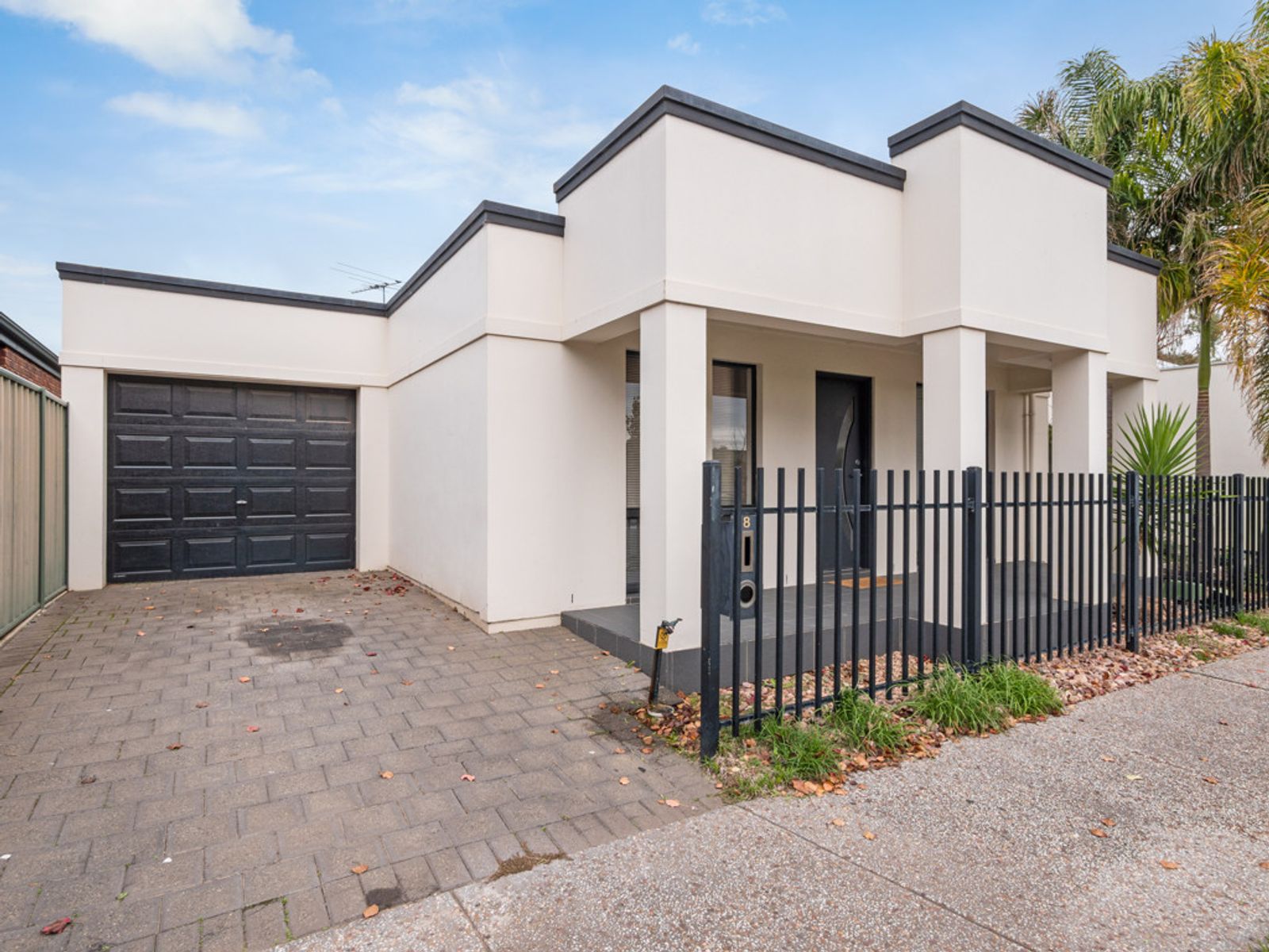 8 Harbour Lane, Mawson Lakes, SA 5095, Mawson Lakes - Thumbnail 2