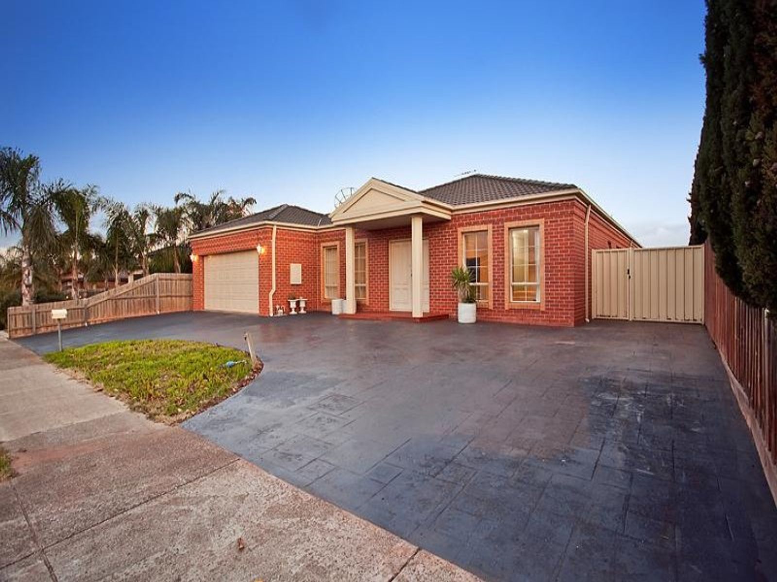 5 Carlton Court, Taylors Hill - Thumbnail 2