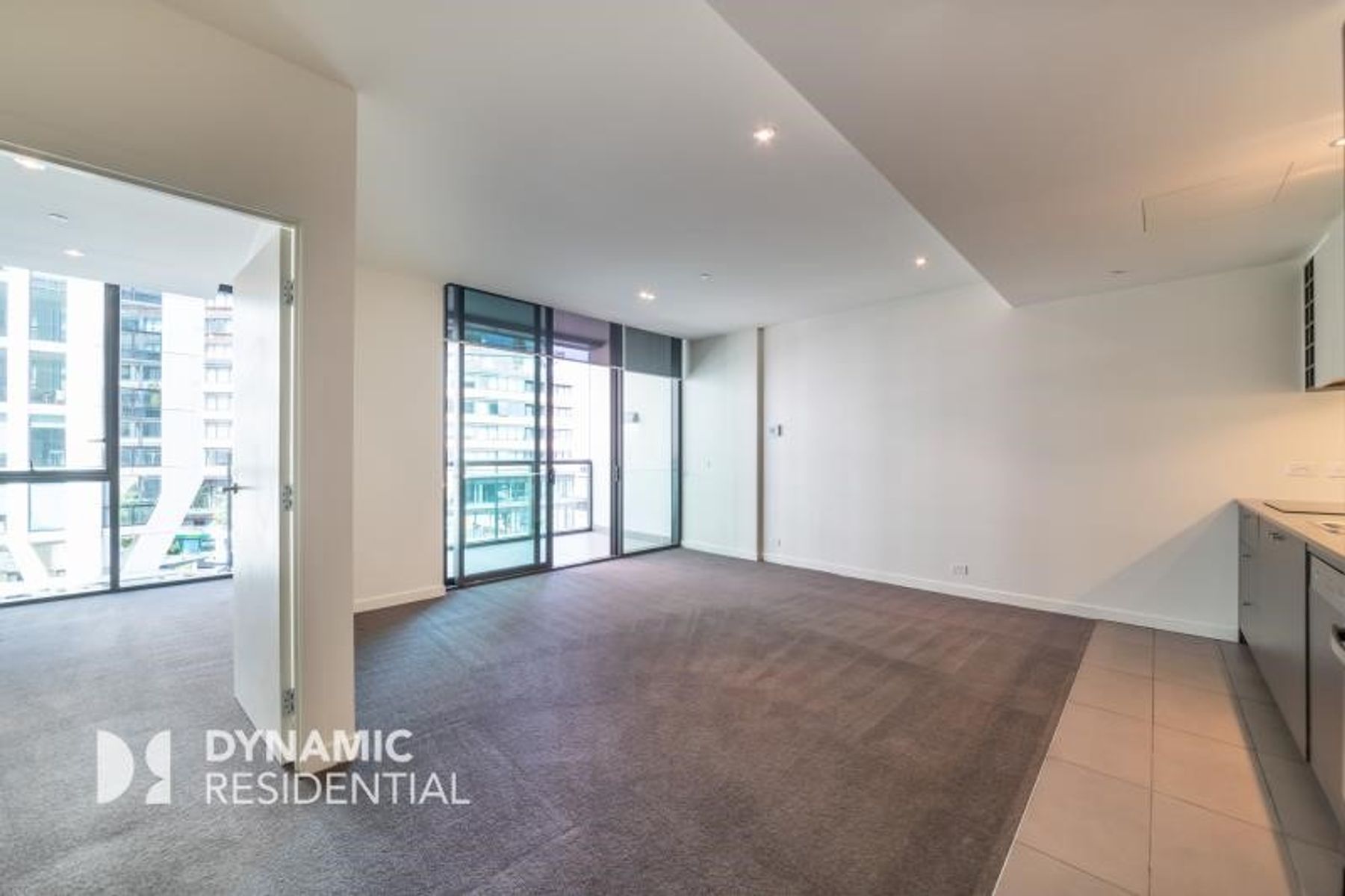 2E/9 Waterside Place, Docklands, Docklands - Thumbnail 4