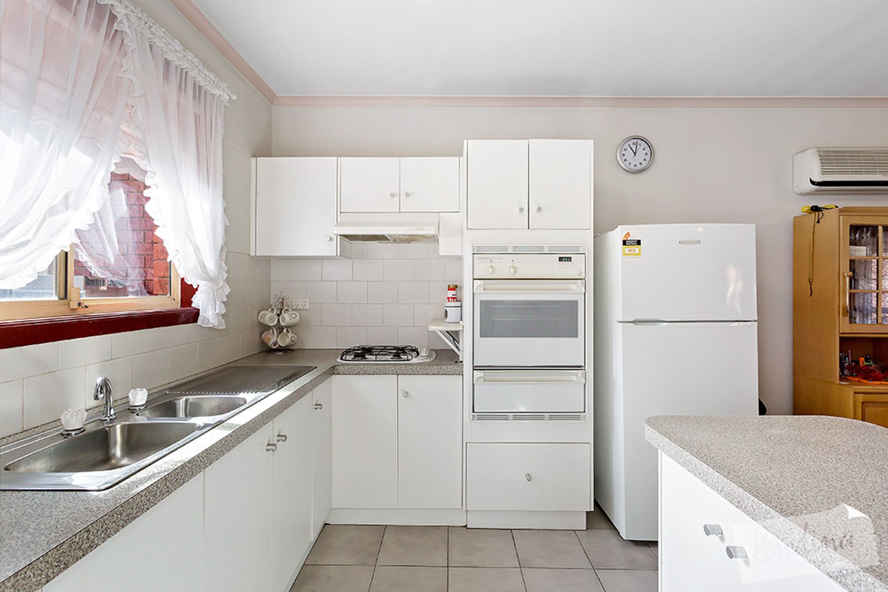 2/76-80 Parkside Avenue, Keilor East - Thumbnail 2
