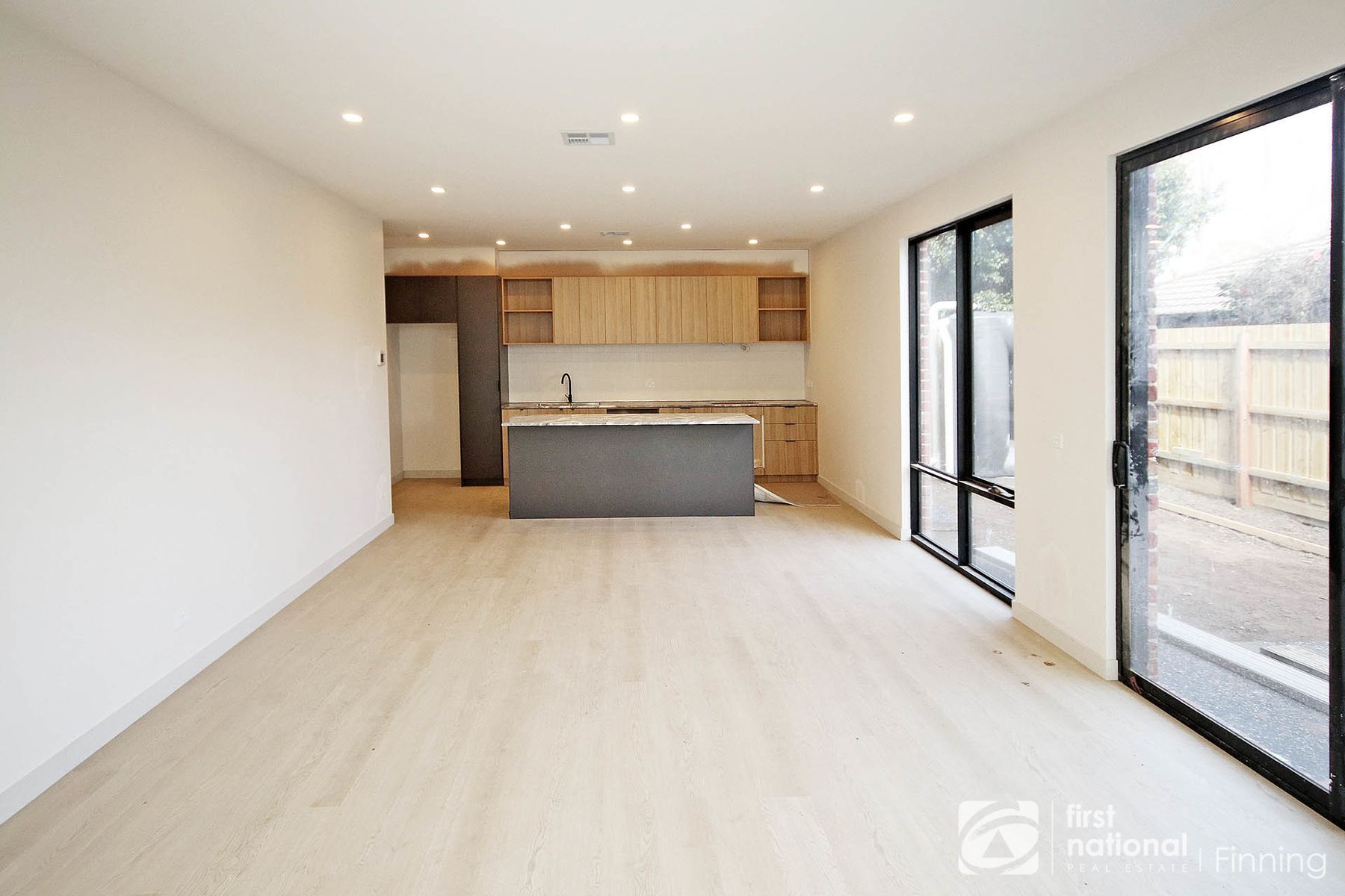 14B/14C Bruce Street, Cranbourne, VIC 3977, Cranbourne - Thumbnail 3