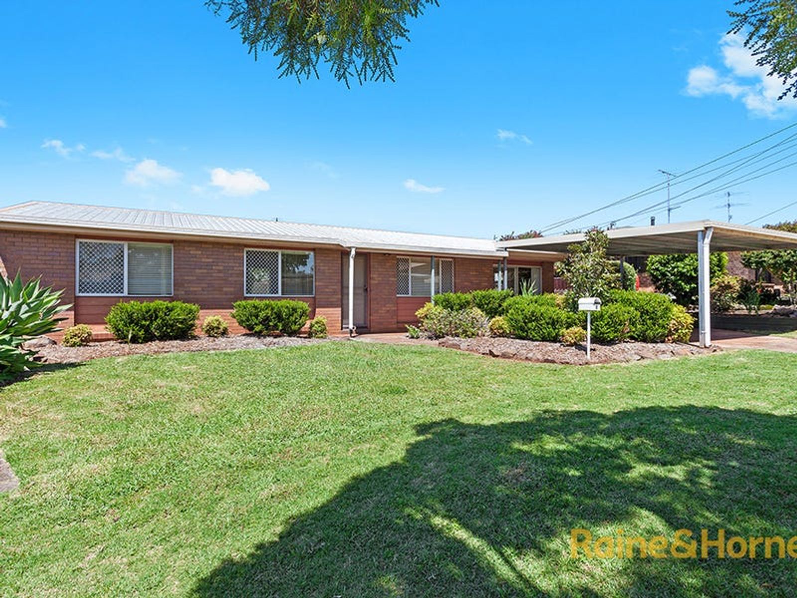 8 Riethmuller Street, Kearneys Spring QLD 4350