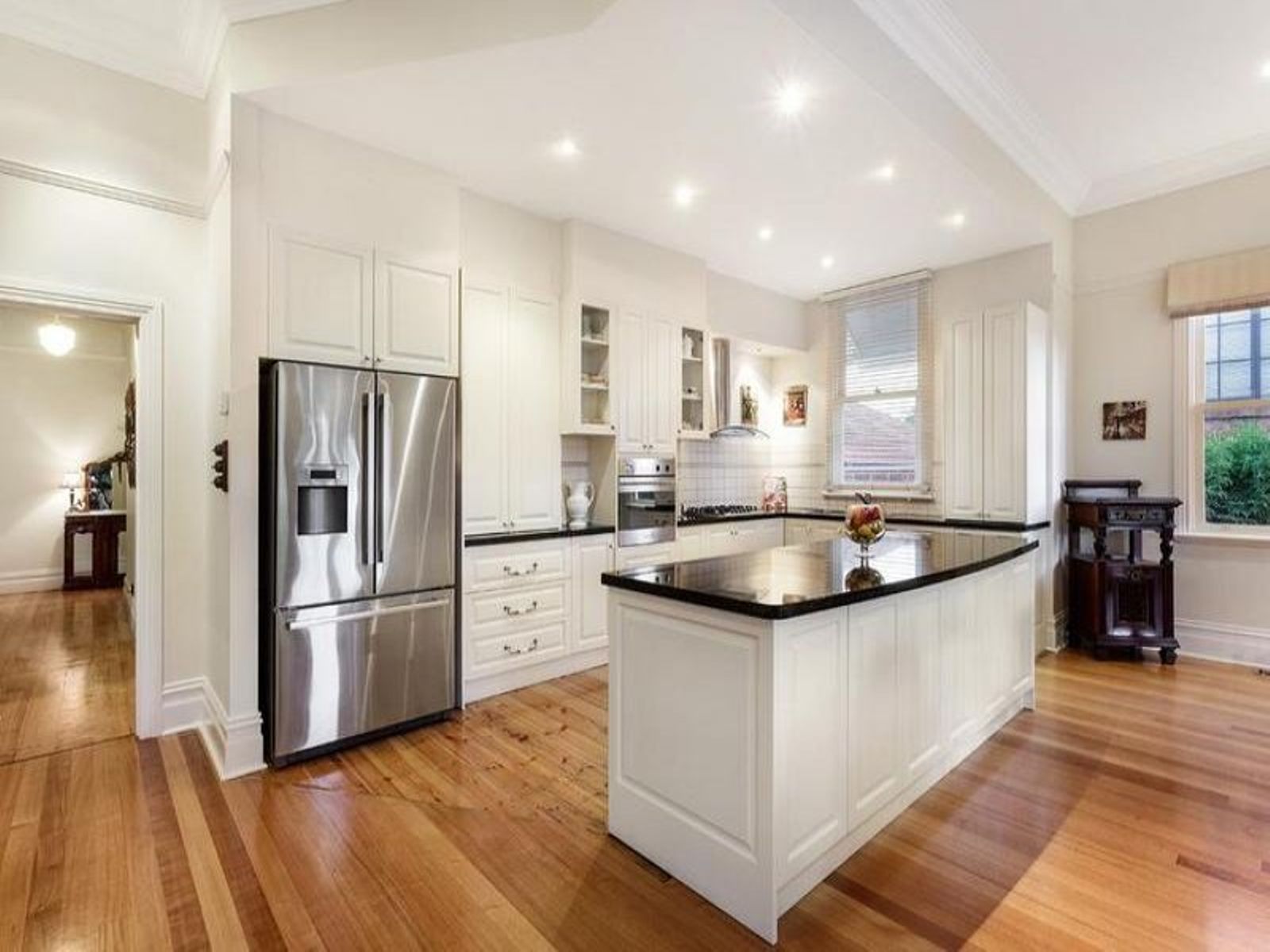 29 Lincoln Road, Essendon - Thumbnail 6