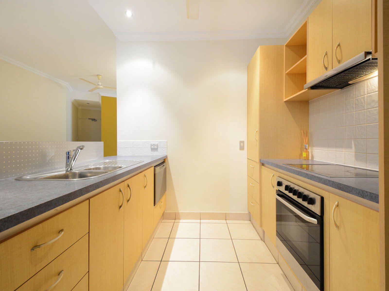 8/33 Sunset Drive, Coconut Grove NT 0810, Coconut Grove - Thumbnail 2