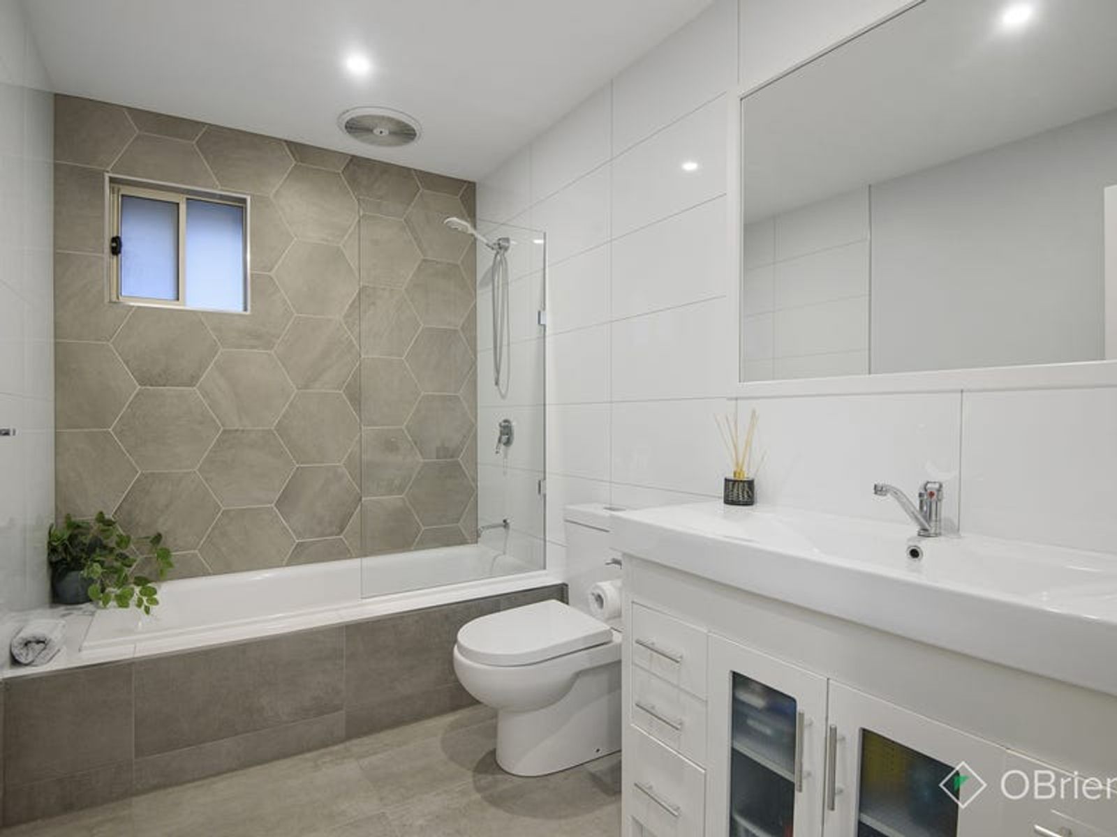 34 Lawson Way, Endeavour Hills, VIC 3802, Endeavour Hills - Thumbnail 5