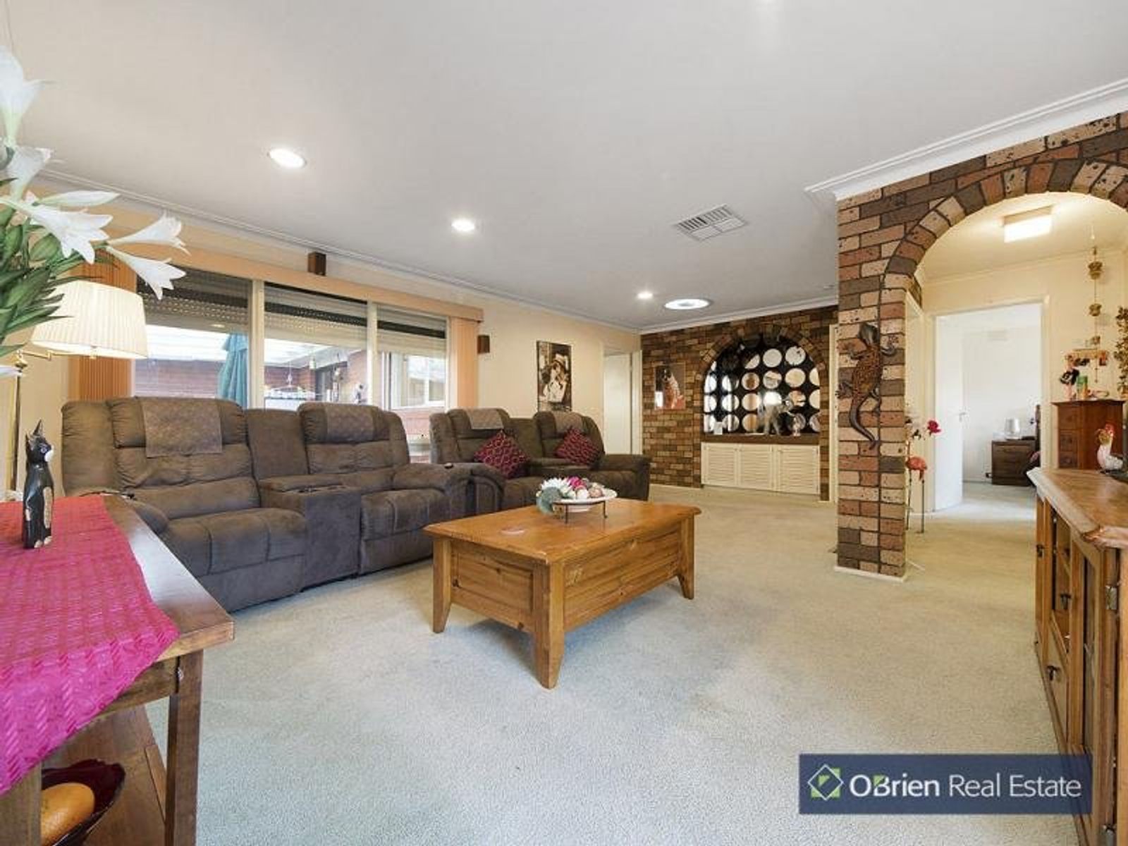 17 Primrose Hill Close, Endeavour Hills, VIC 3802, Endeavour Hills - Thumbnail 2