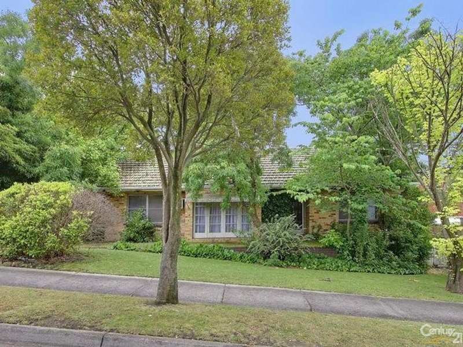 33 Clifford Street, Glen Waverley, VIC 3150, Glen Waverley - Thumbnail 2