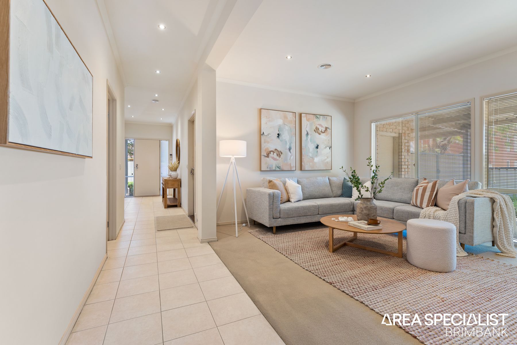 10 Edgewater Circuit, Cairnlea, VIC 3023, Cairnlea - Thumbnail 3