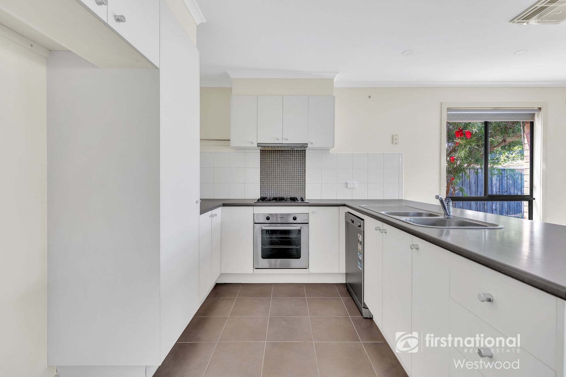 19 Farfalla Way, Tarneit VIC 3029, Tarneit - Thumbnail 2