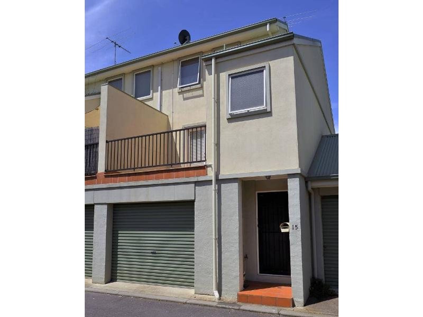 15 Cakebread Mews, Kensington - Thumbnail 2