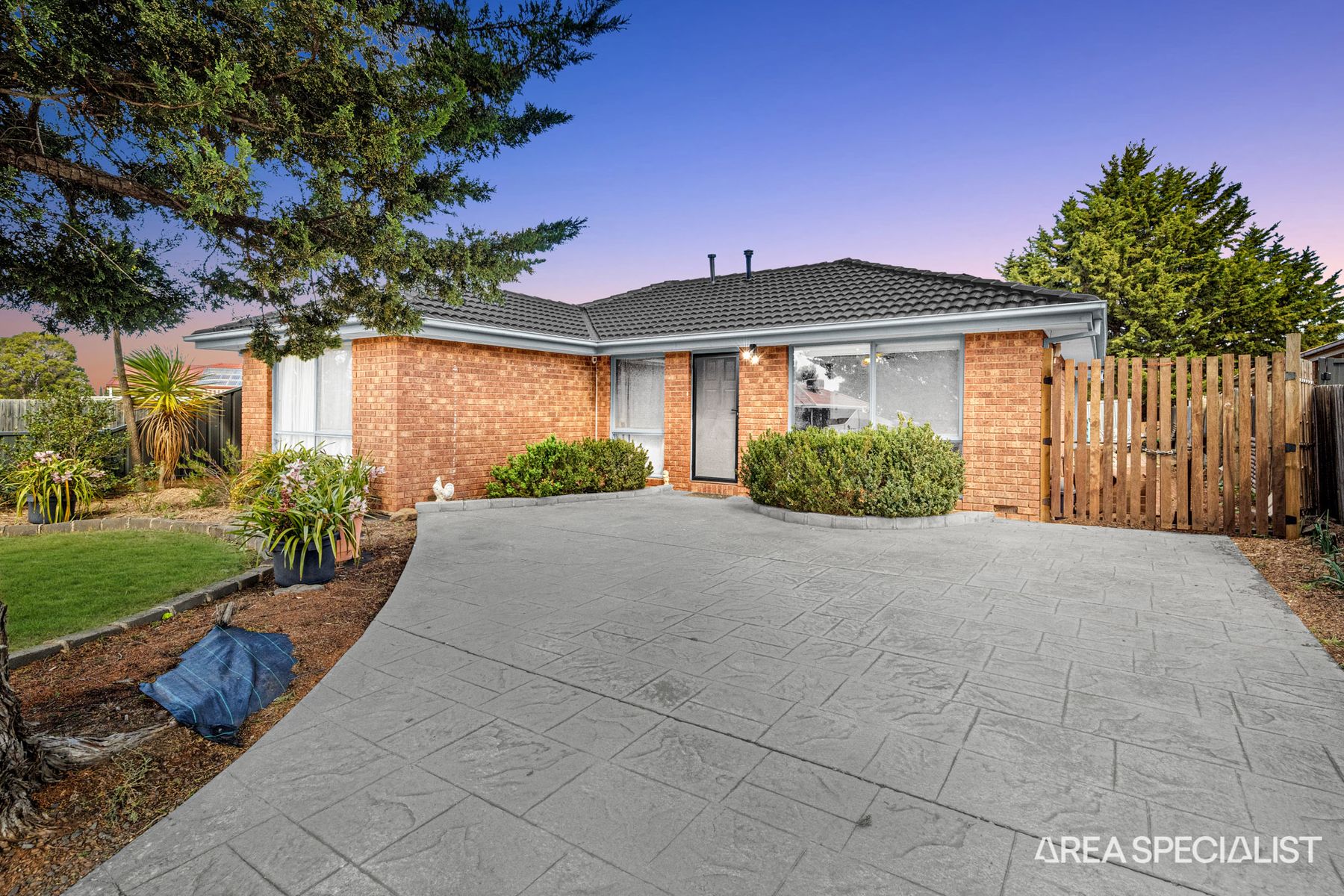 69 Mowbray Crescent, Kurunjang, VIC 3337, Kurunjang - Thumbnail 3