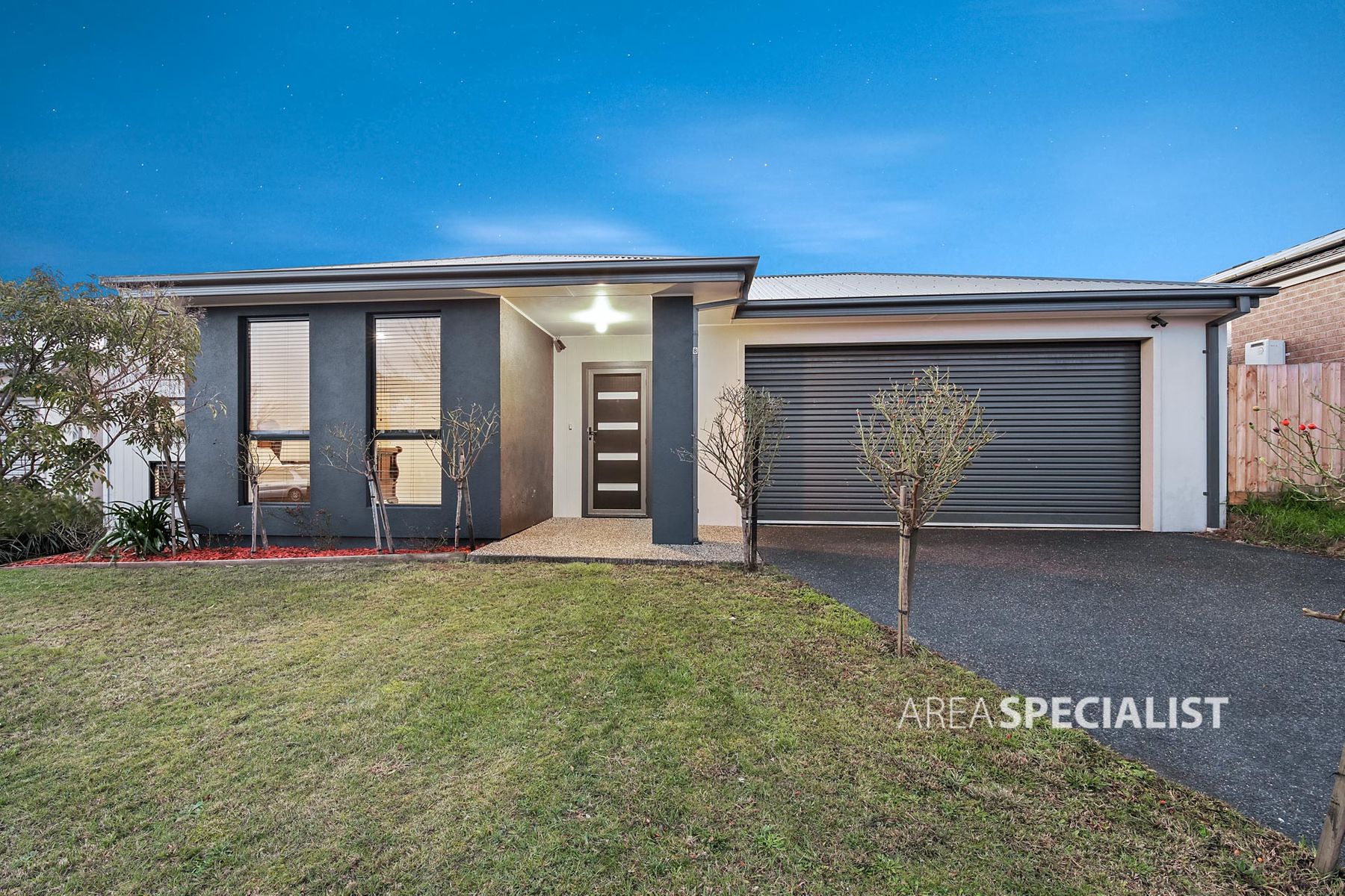 8 Damon Close, Narre Warren South, VIC 3805, Narre Warren South - Thumbnail 2