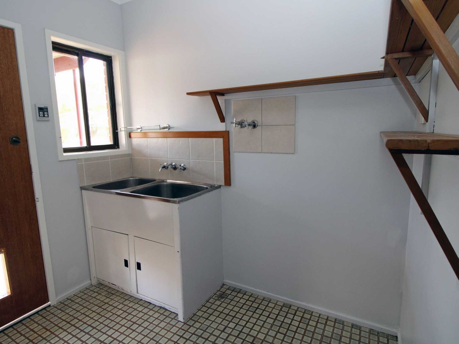 210 Lyndhurst Lane, Rosenthal Heights - Thumbnail 8
