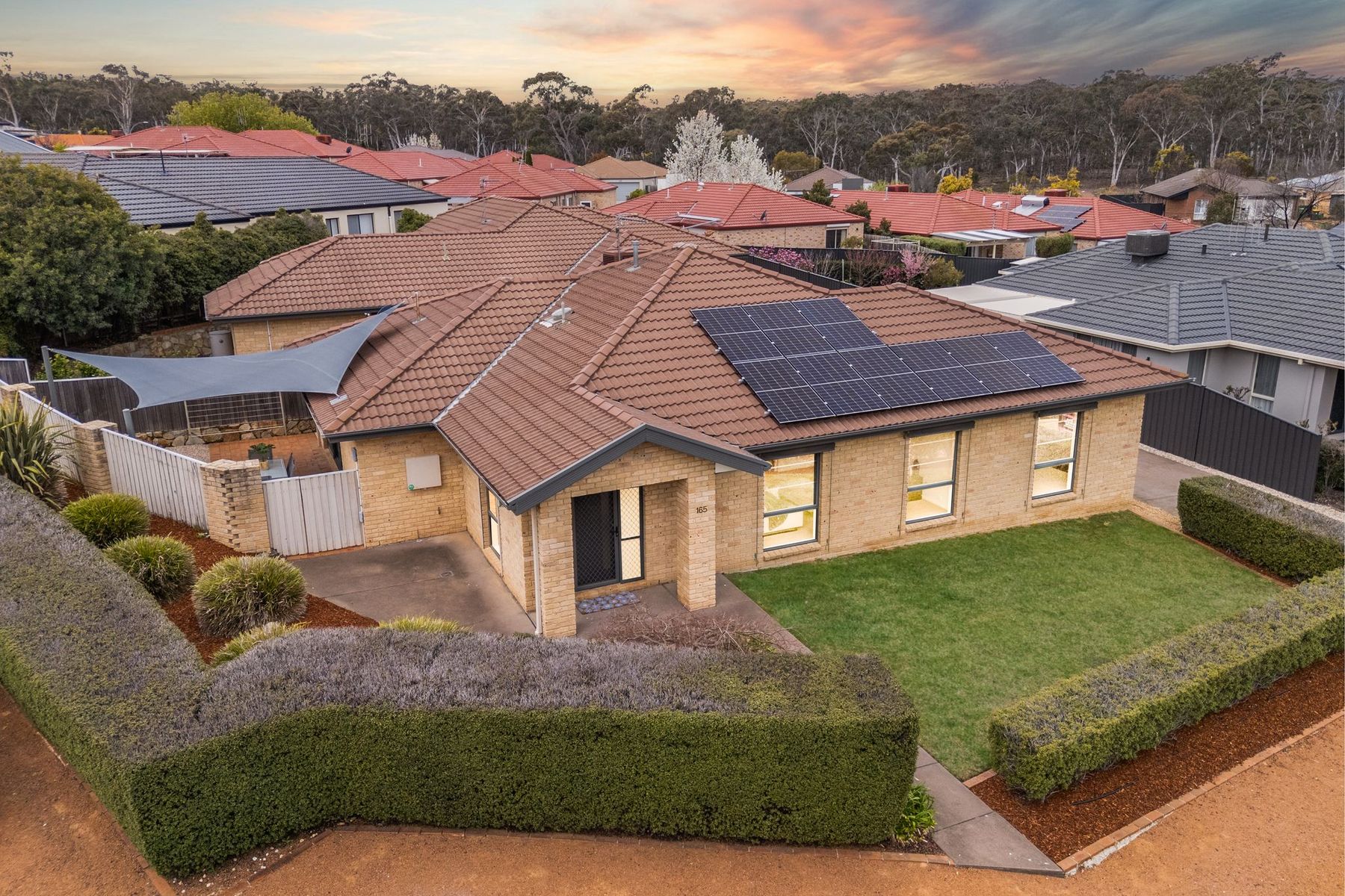165 Halloran Drive, Jerrabomberra - Thumbnail 2