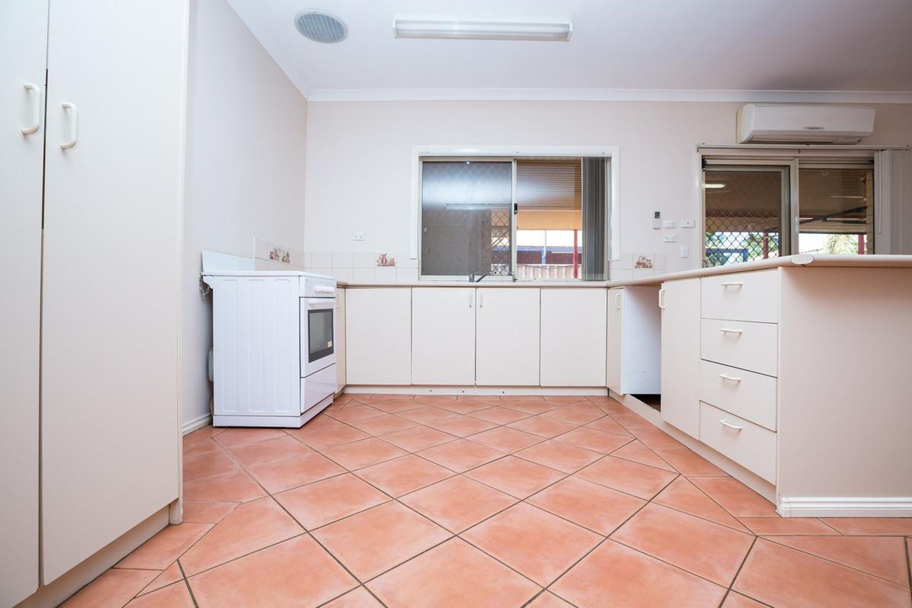 24 Brolga Way, South Hedland WA 6722, South Hedland - Thumbnail 4