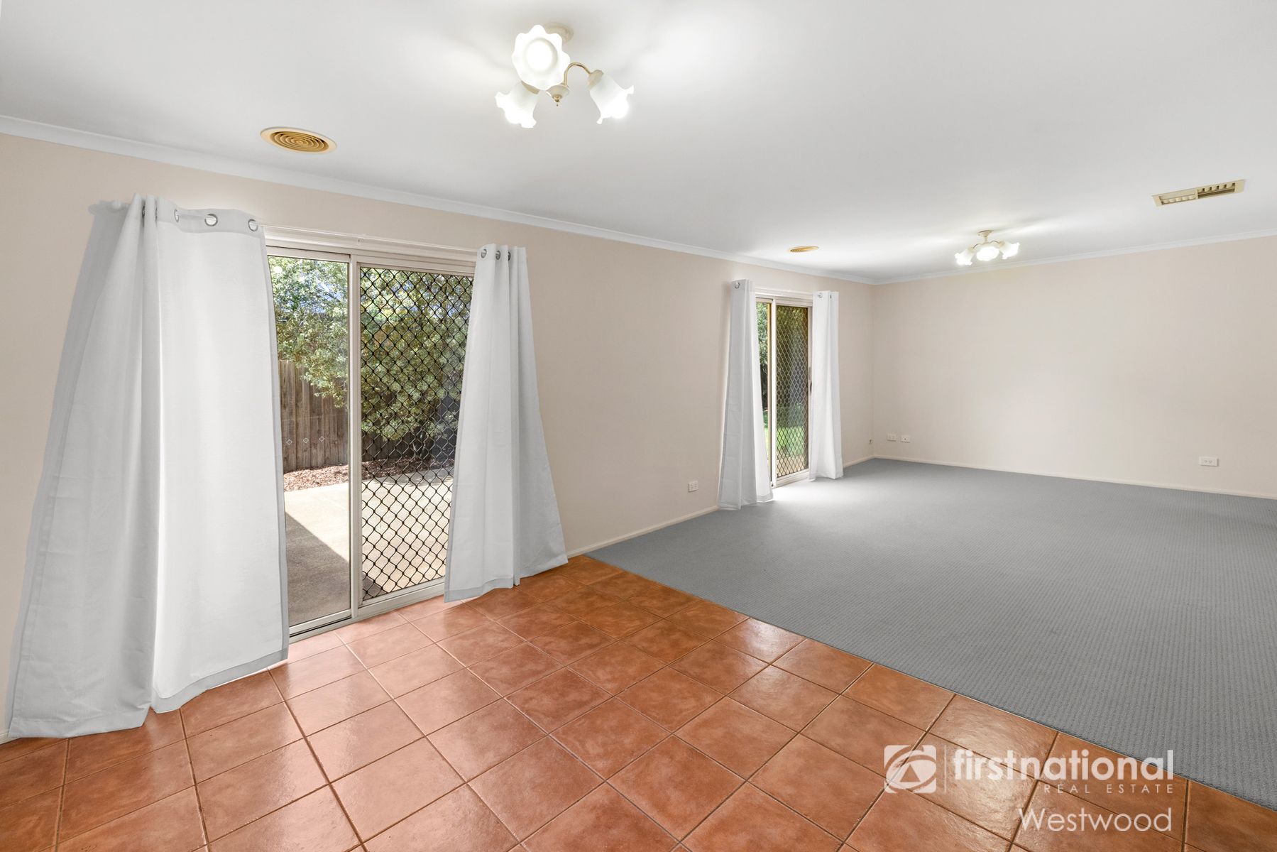 33 Sandleford Way, Hoppers Crossing VIC 3029, Hoppers Crossing - Thumbnail 4