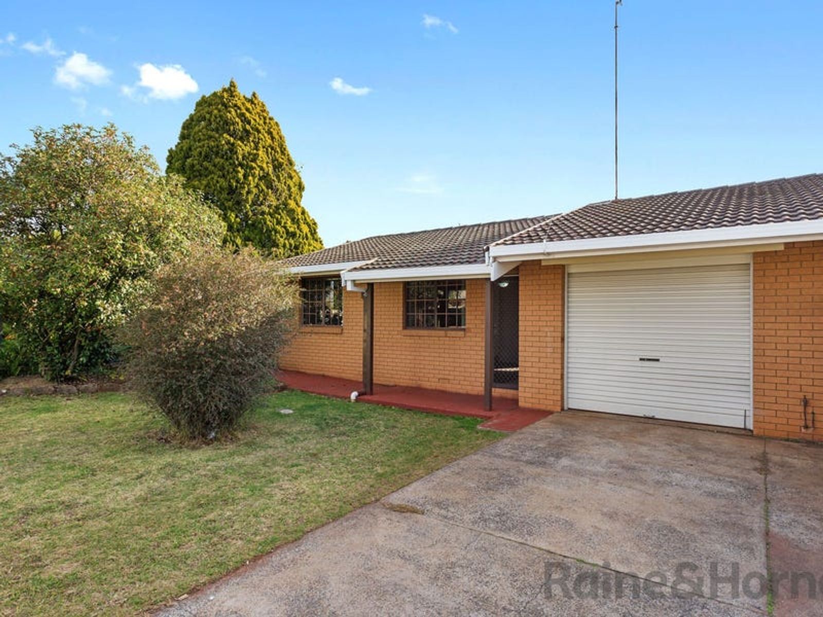 2/23 Dumba Street, Harristown QLD 4350