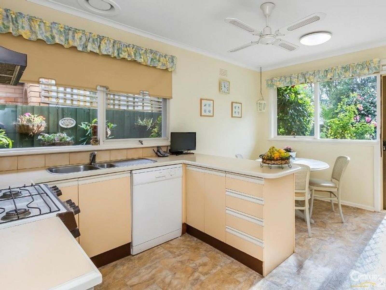 17 Saxon Street, Burwood East, VIC 3151, Burwood East - Thumbnail 7