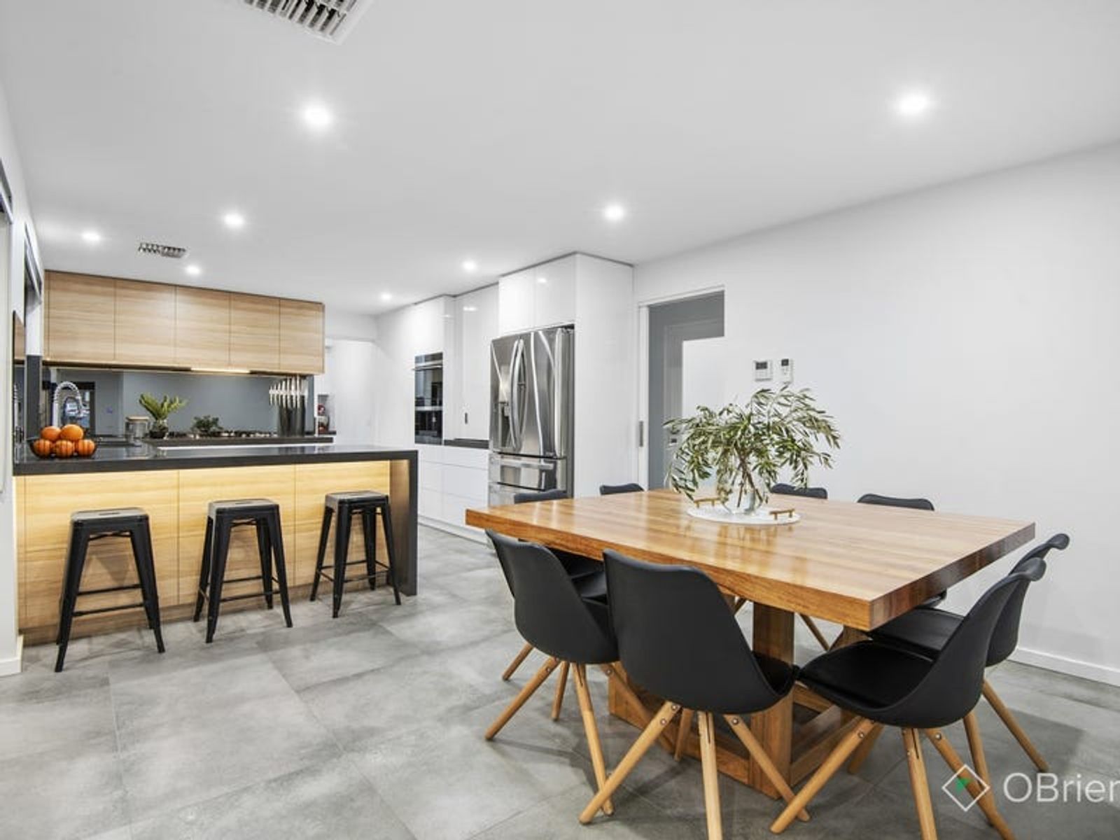 8 Hardman Court, Endeavour Hills, VIC 3802, Endeavour Hills - Thumbnail 3