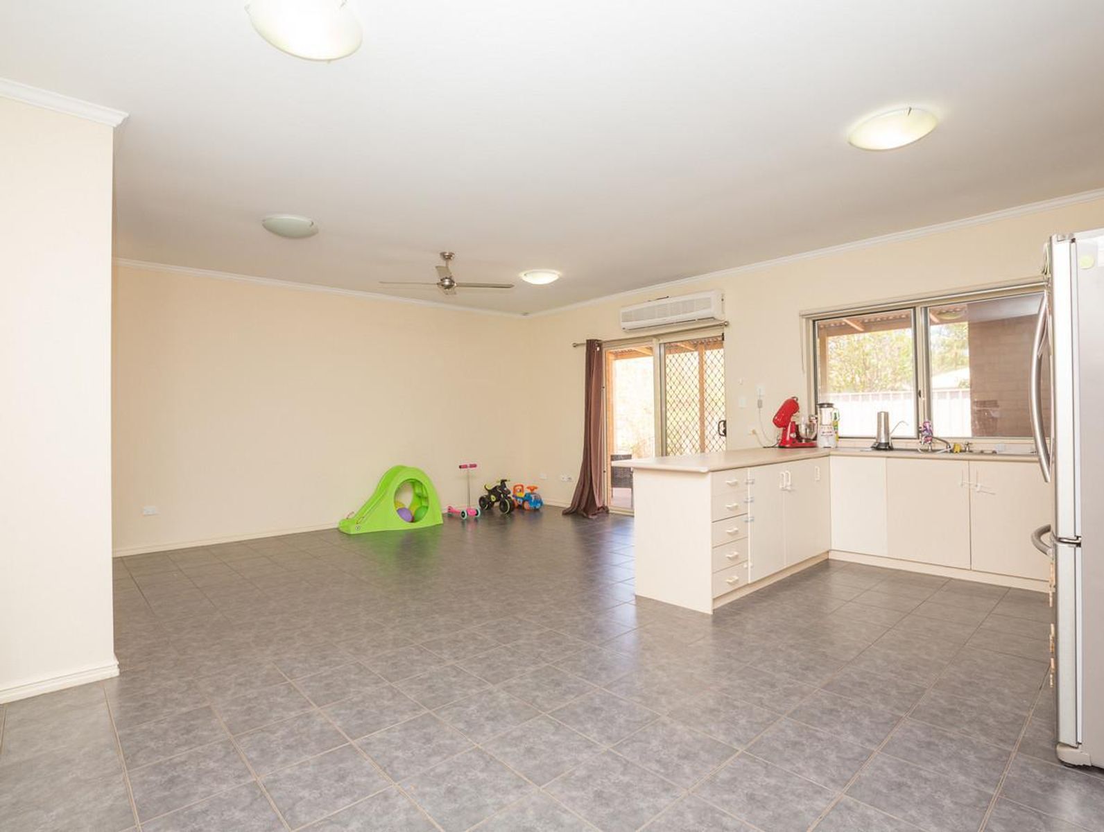15A Beroona Loop, South Hedland WA 6722, South Hedland - Thumbnail 5