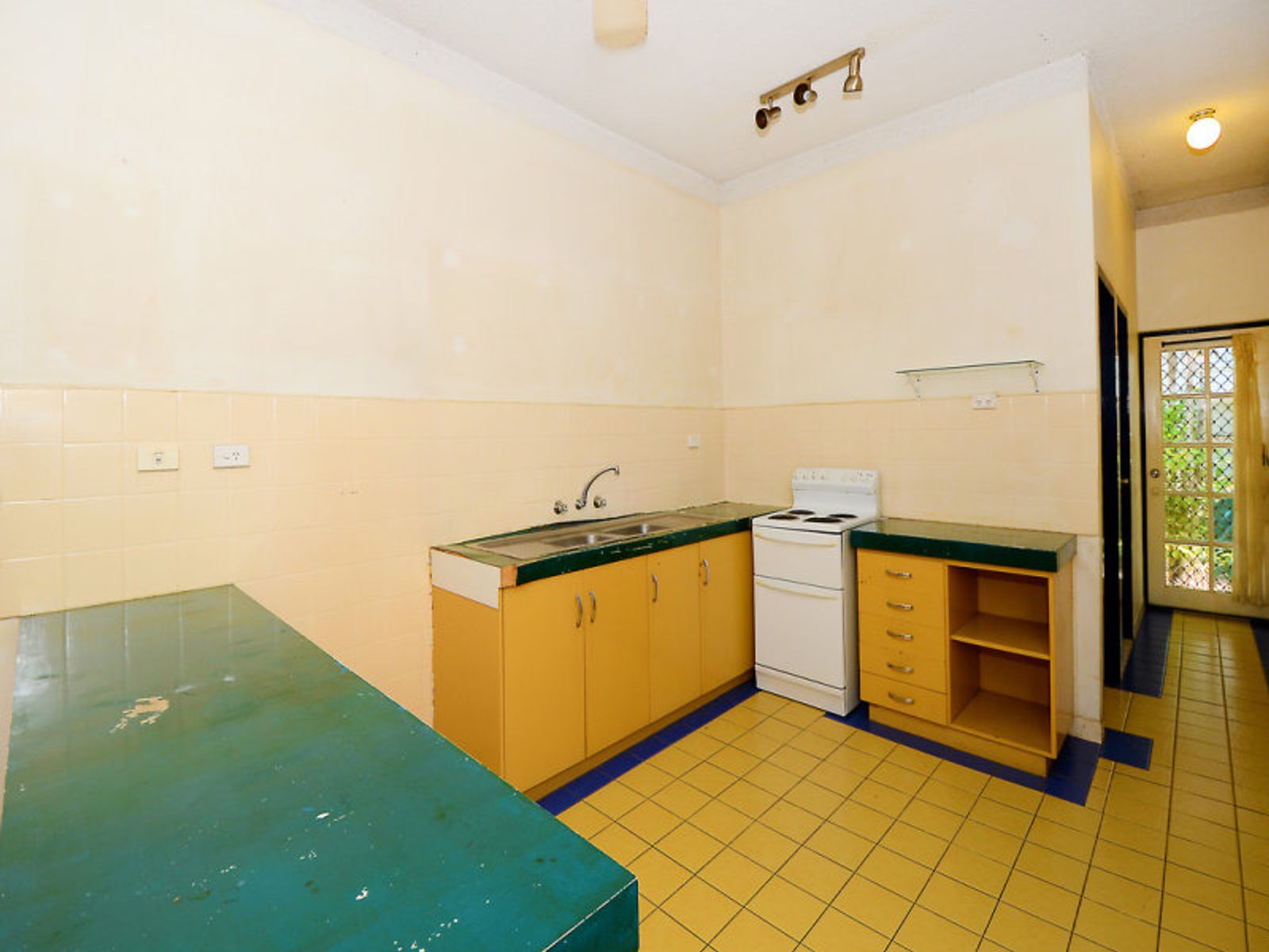 6/150 Dick Ward Drive, Coconut Grove NT 0810, Coconut Grove - Thumbnail 2