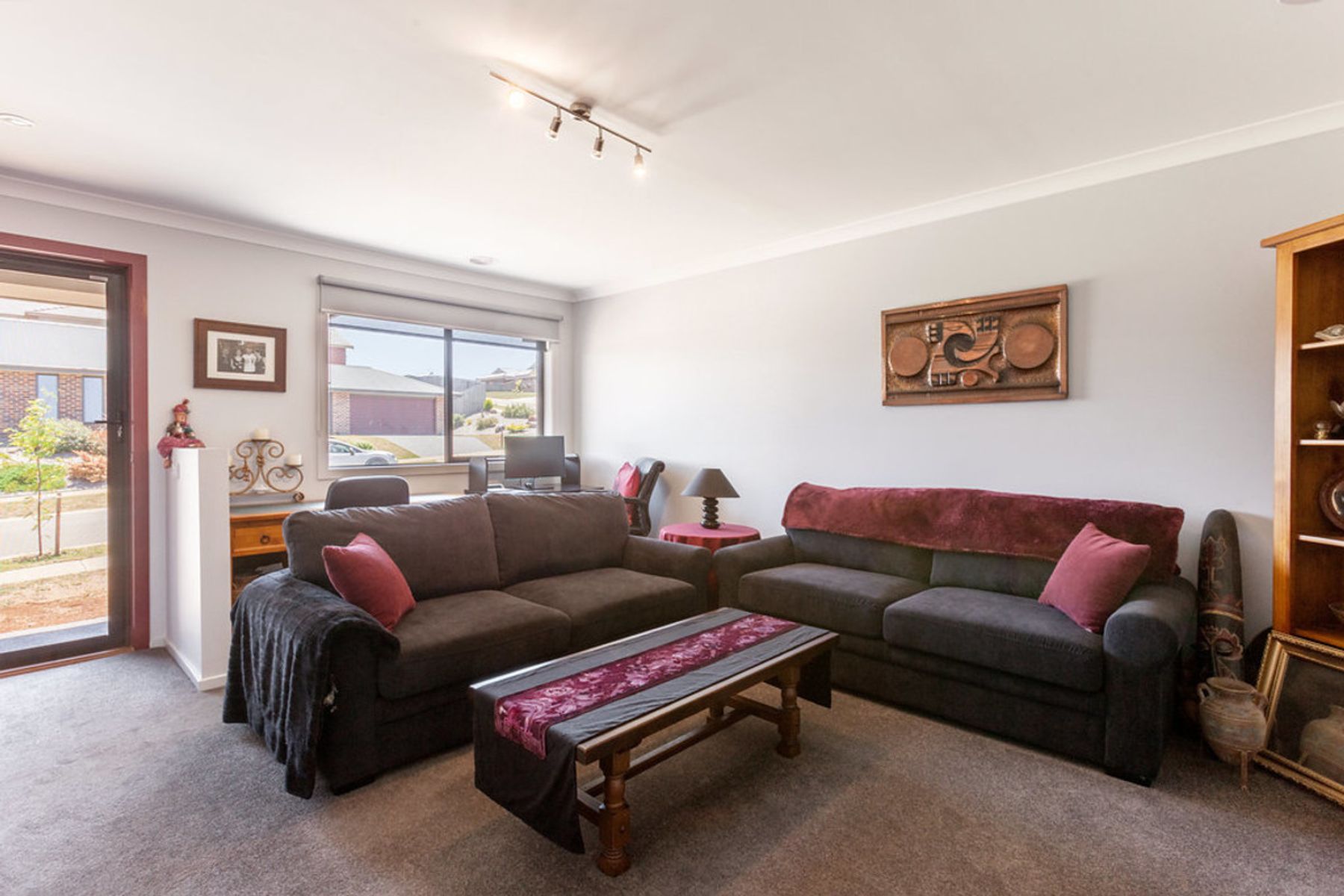 6 Silky Drive, Warragul, VIC 3820, Warragul - Thumbnail 2