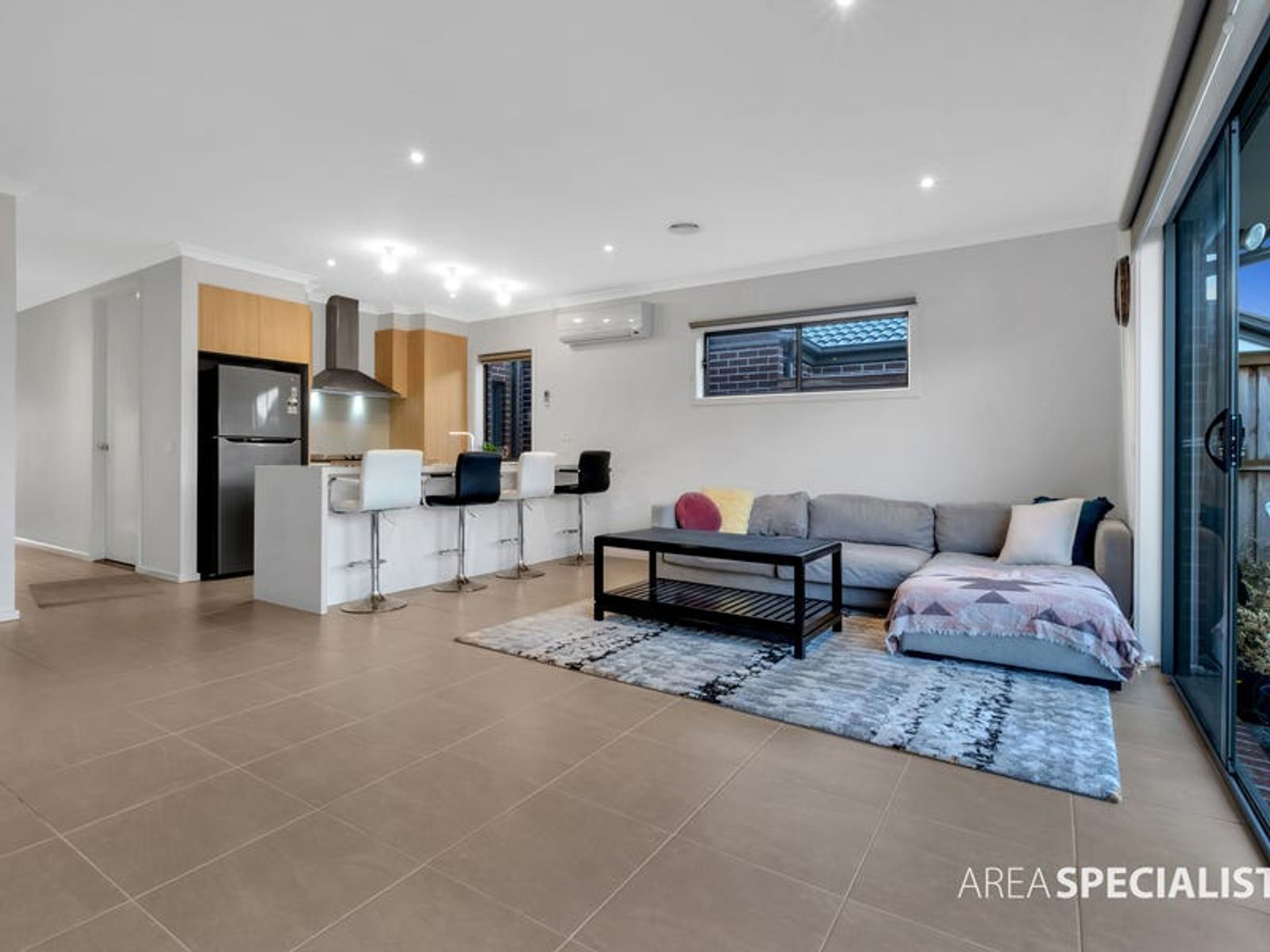 5 Kate Avenue, Hampton Park, VIC 3976, Hampton Park - Thumbnail 2