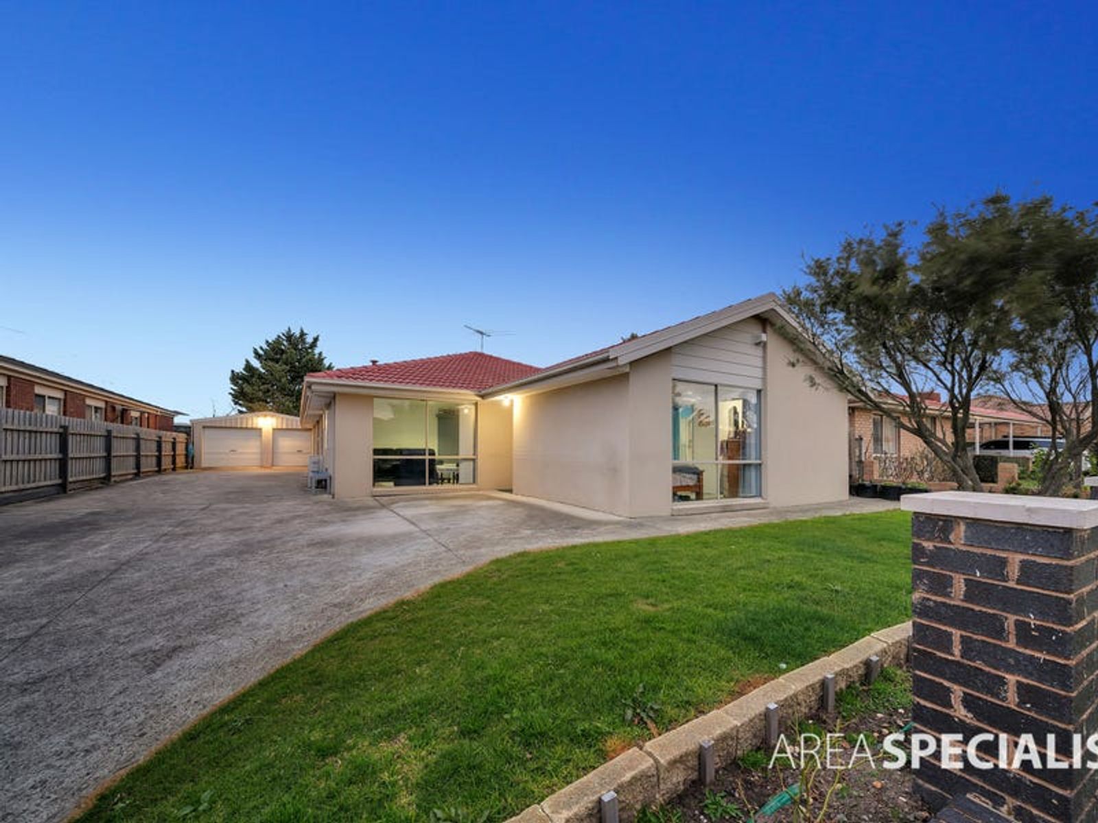 10 Newberry Retreat, Hampton Park, VIC 3976, Hampton Park - Thumbnail 2