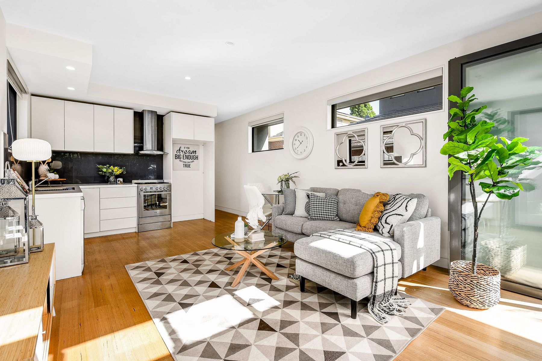 2/1 Russell Street, Nunawading, VIC 3131, Nunawading - Thumbnail 3