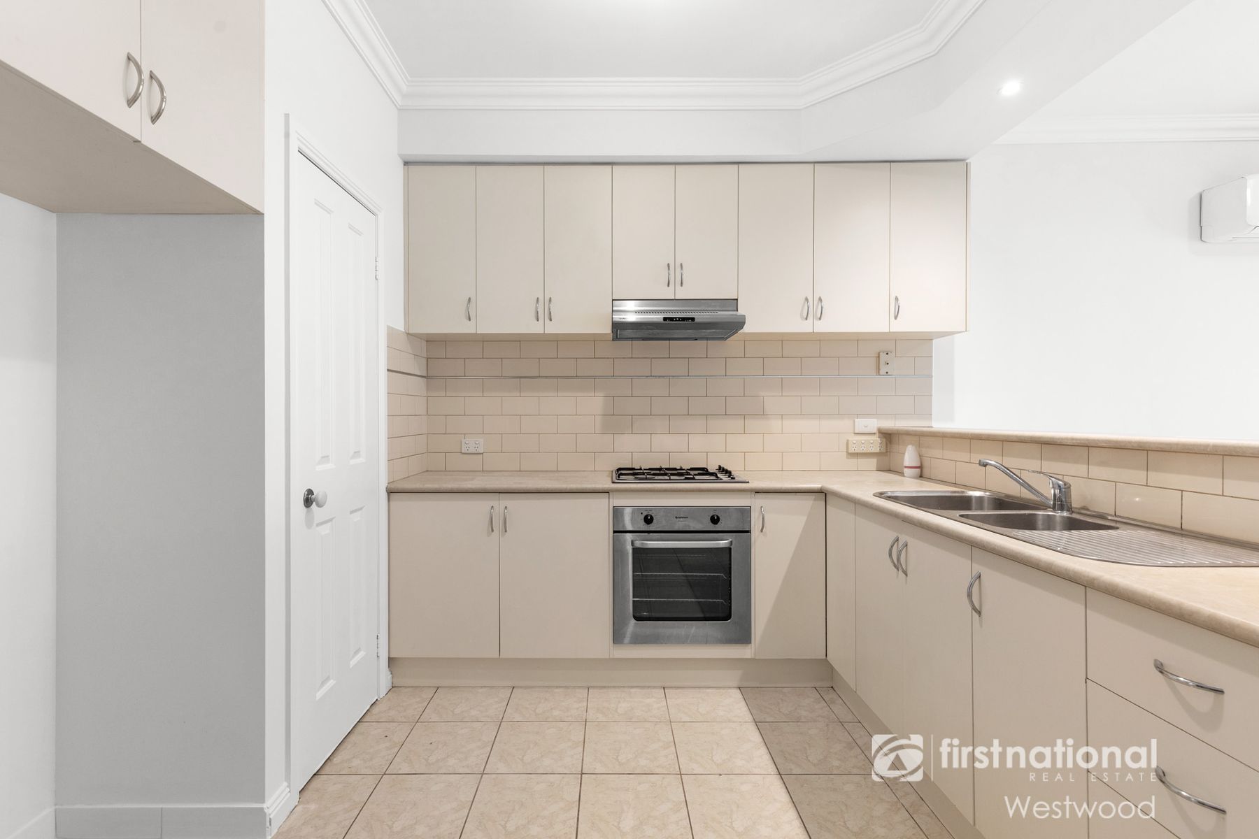 1/12 Jordyn Street, Tarneit VIC 3029, Tarneit - Thumbnail 2