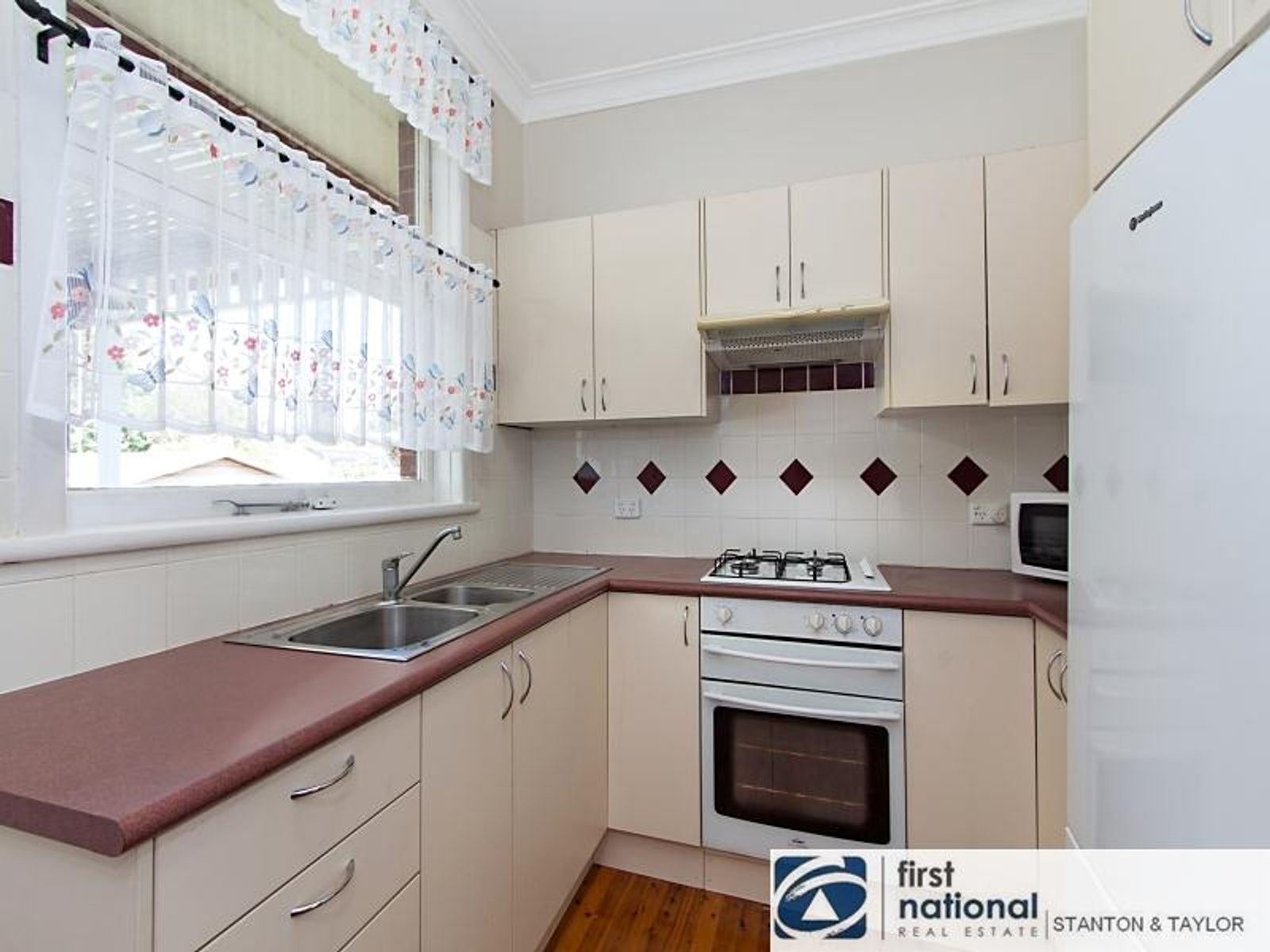 4 Elliott Street, Kingswood - Thumbnail 7