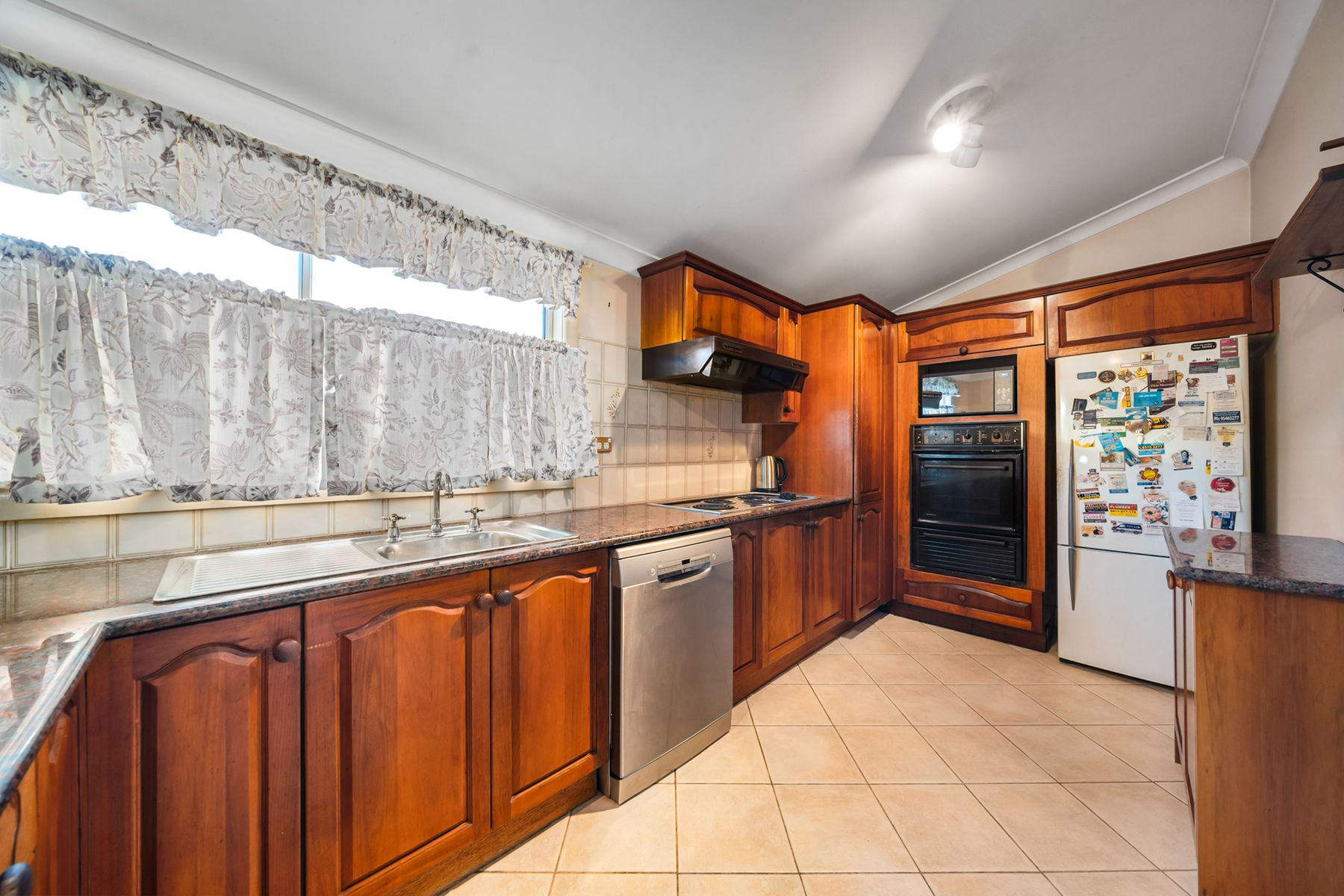 934 King Georges Road, Blakehurst NSW 2221, Blakehurst - Thumbnail 3