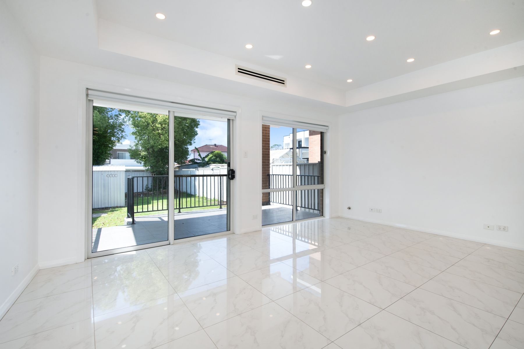 18 Hodgkinson Crescent, Panania NSW 2213, Panania - Thumbnail 4