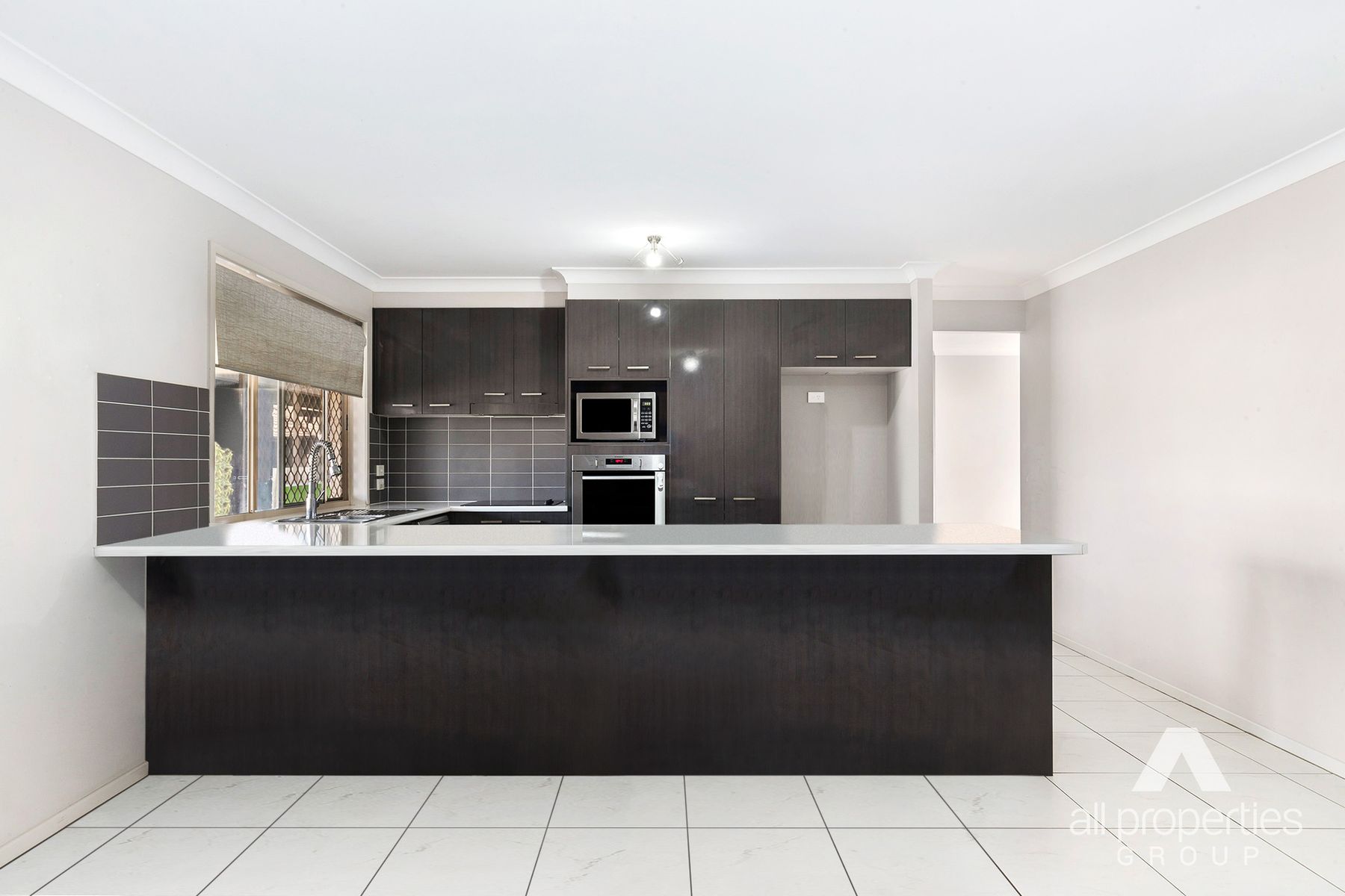 33 Barcombe Drive, Berrinba QLD 4117, Berrinba - Thumbnail 2