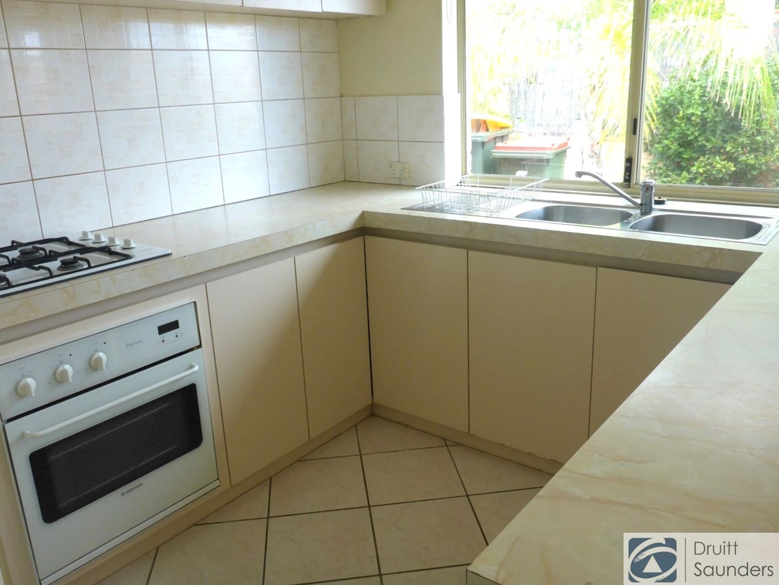 232 Herbert Street, Doubleview WA 6018, Doubleview - Thumbnail 2