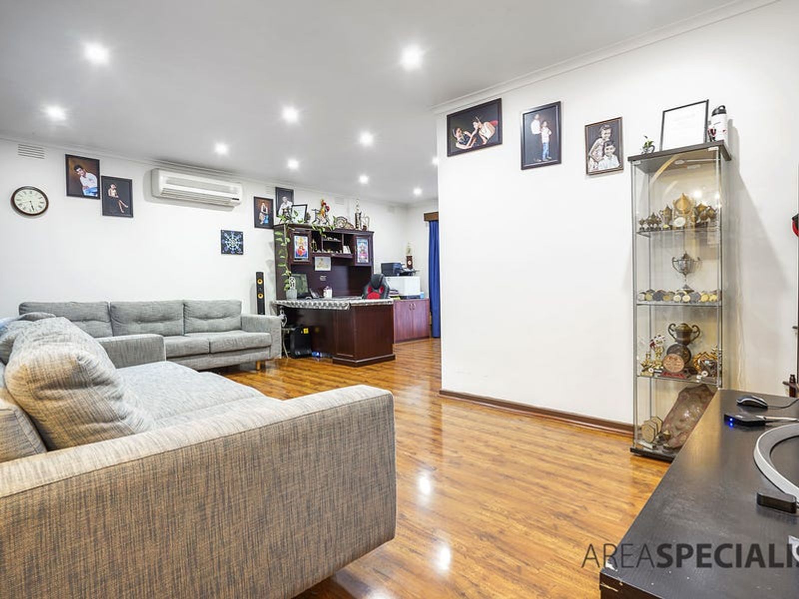18 Hampton Drive, Hampton Park, VIC 3976, Hampton Park - Thumbnail 2