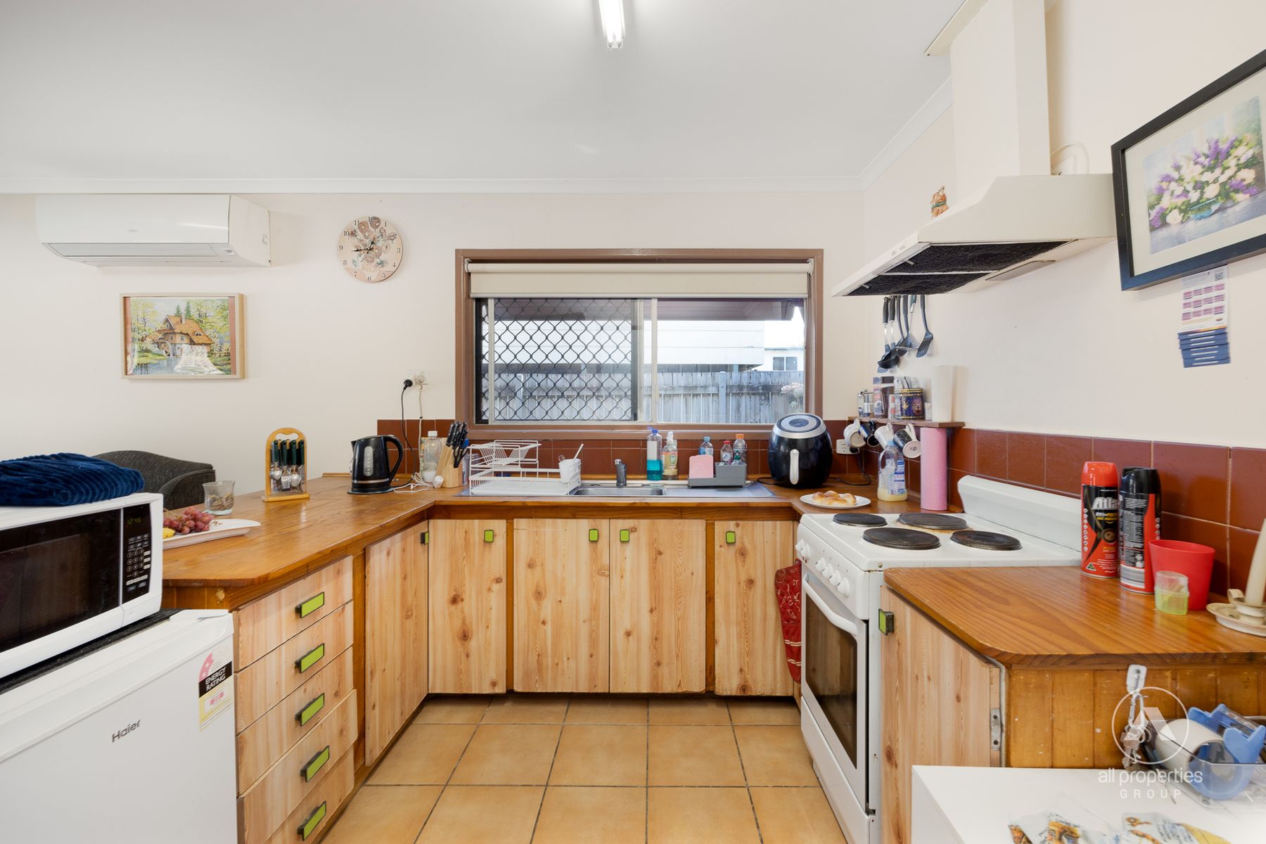 64 Clare Road, Kingston QLD 4114, Kingston - Thumbnail 3