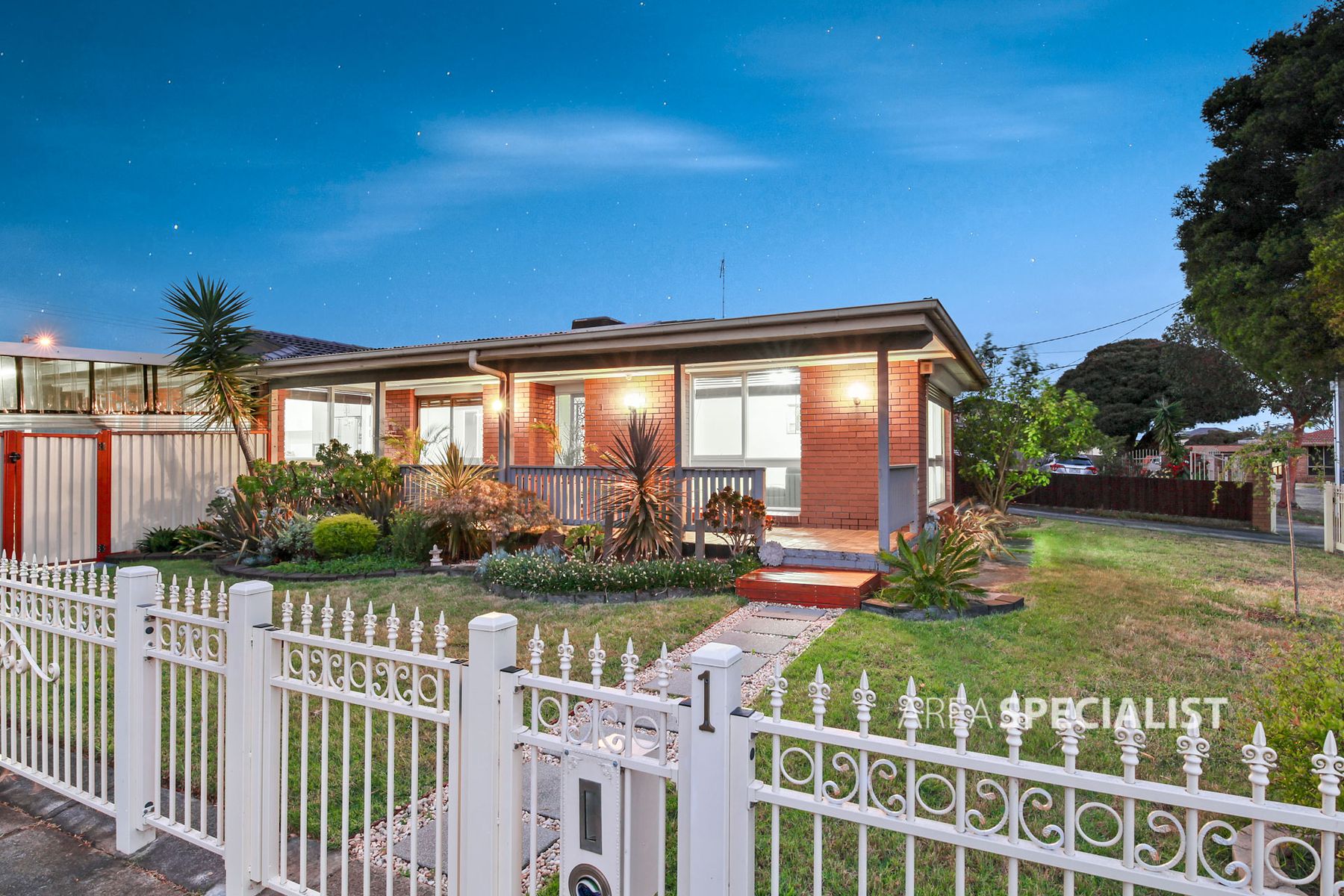 1 Westview Court, Springvale South, VIC 3172, Springvale South - Thumbnail 2