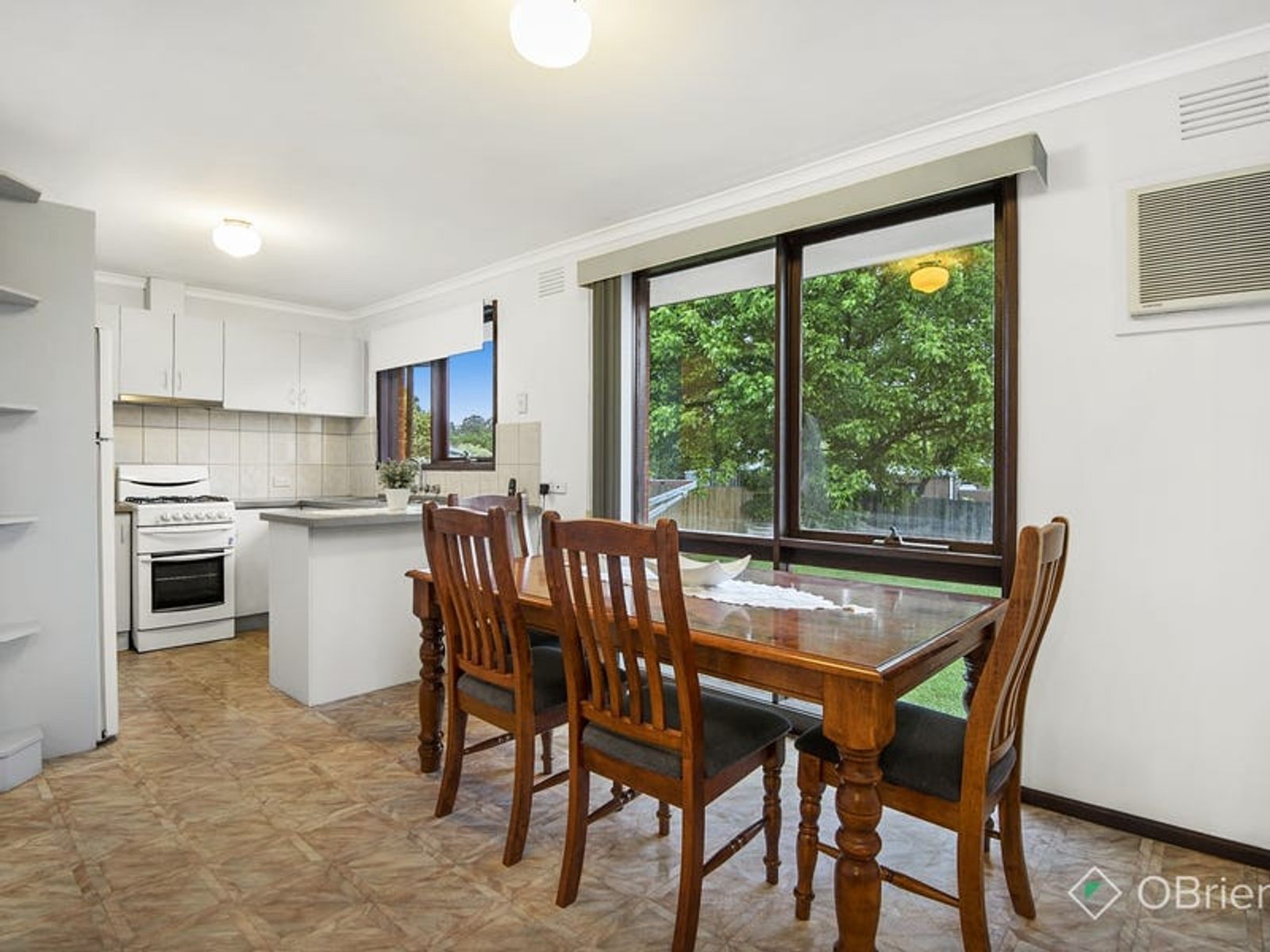 2 Mossvale Close, Endeavour Hills, VIC 3802, Endeavour Hills - Thumbnail 3