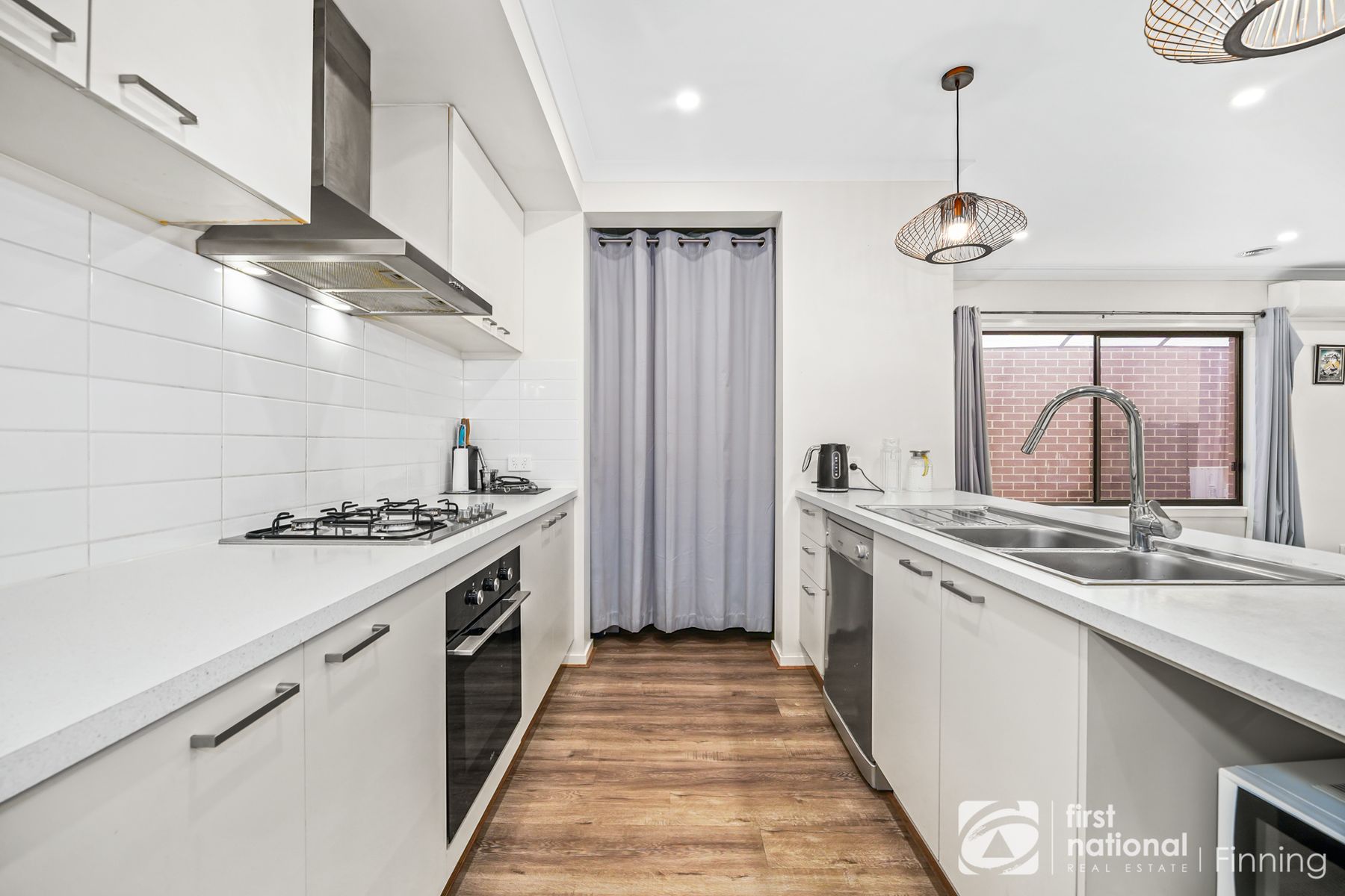 22 Damice Street, Clyde North VIC 3978, Clyde North - Thumbnail 2
