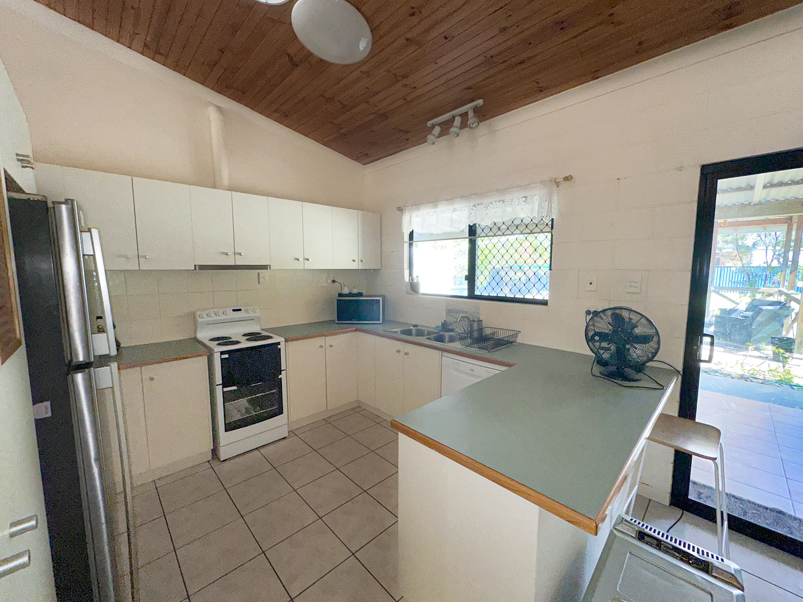 41 Reynolds Street, Nebo QLD 4742, Nebo - Thumbnail 2