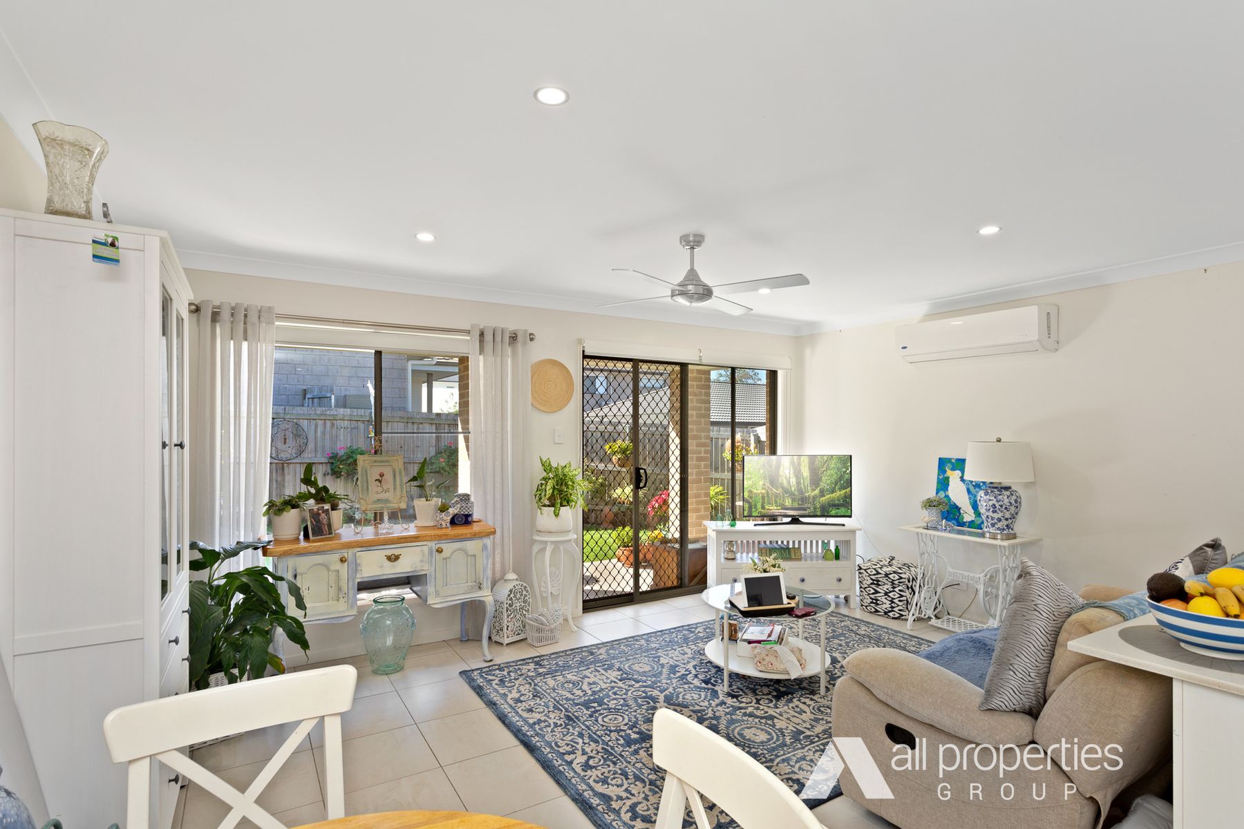 8 Foster Circuit, Hillcrest, QLD 4118, Hillcrest - Thumbnail 3