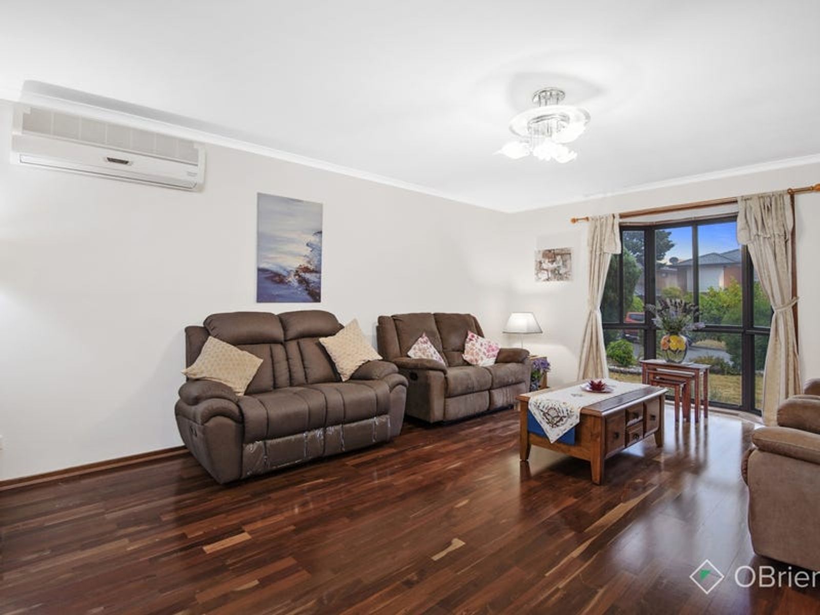 11 Huxley Crescent, Endeavour Hills, VIC 3802, Endeavour Hills - Thumbnail 2